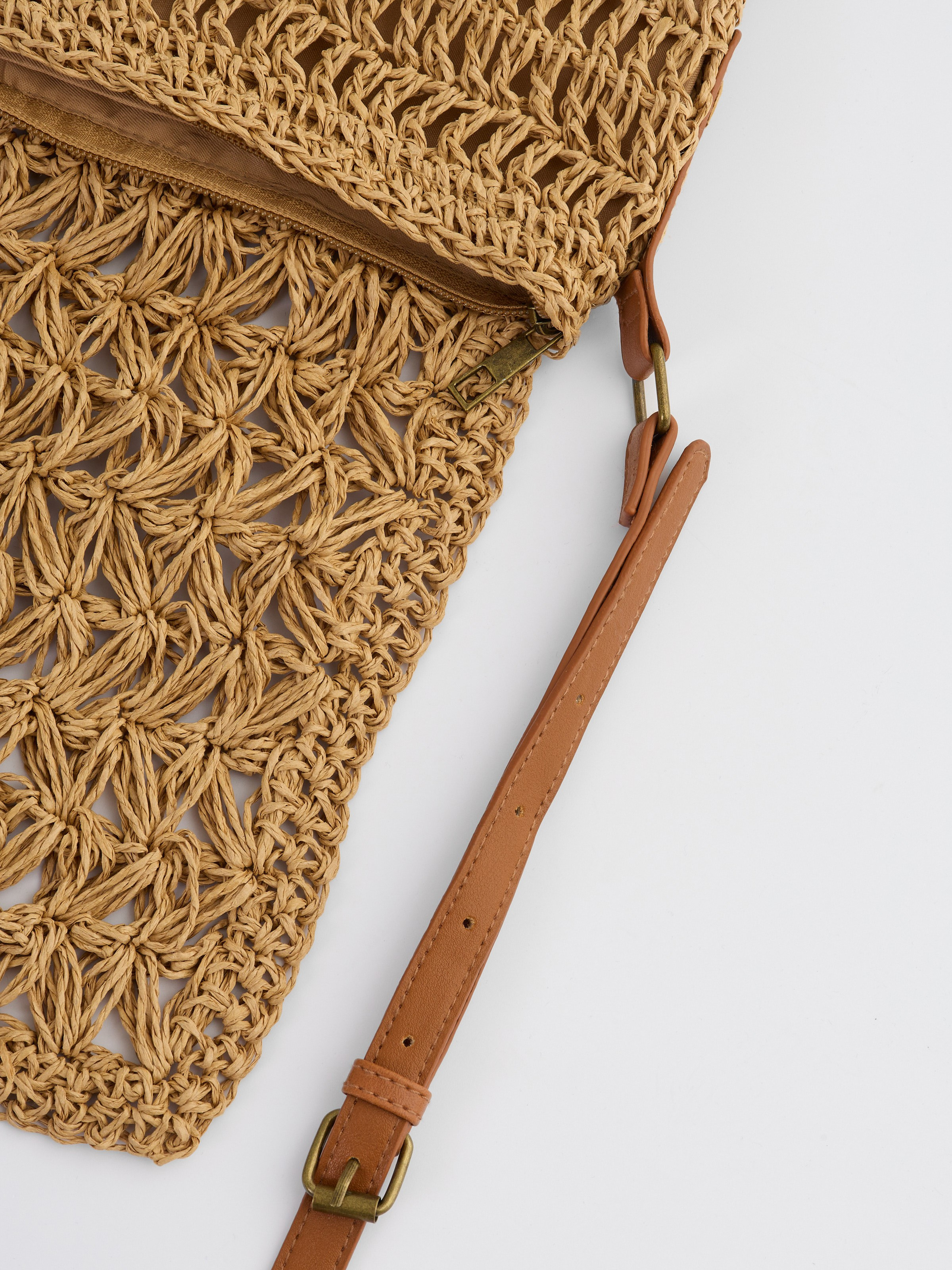 Каталожные фото одежды, сборные съемки для маркетплейсов Вайлдберриз, Новосибирск. Съемка фото и видео для маркетплейсов Вайлдберриз, Озон в Новосибирске