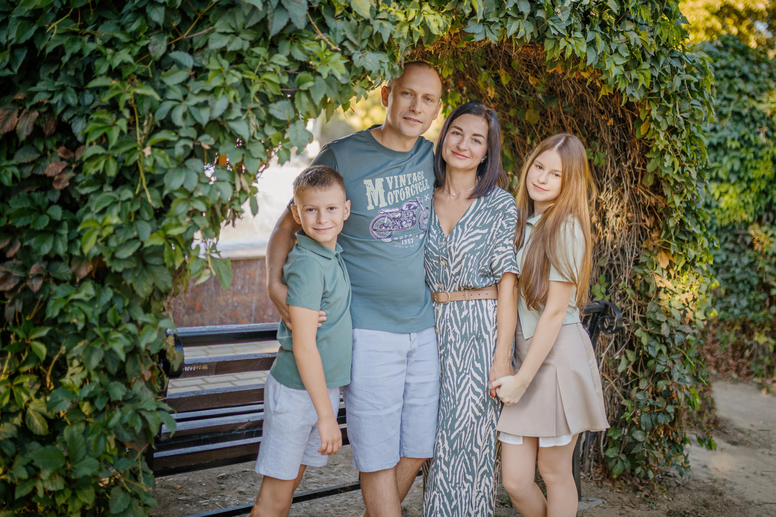 Семейная фотопрогулка в Таганроге. Уютный фотограф в Таганроге: портреты, альбомы, семейные и детские фотосессии| Рада Шатунова