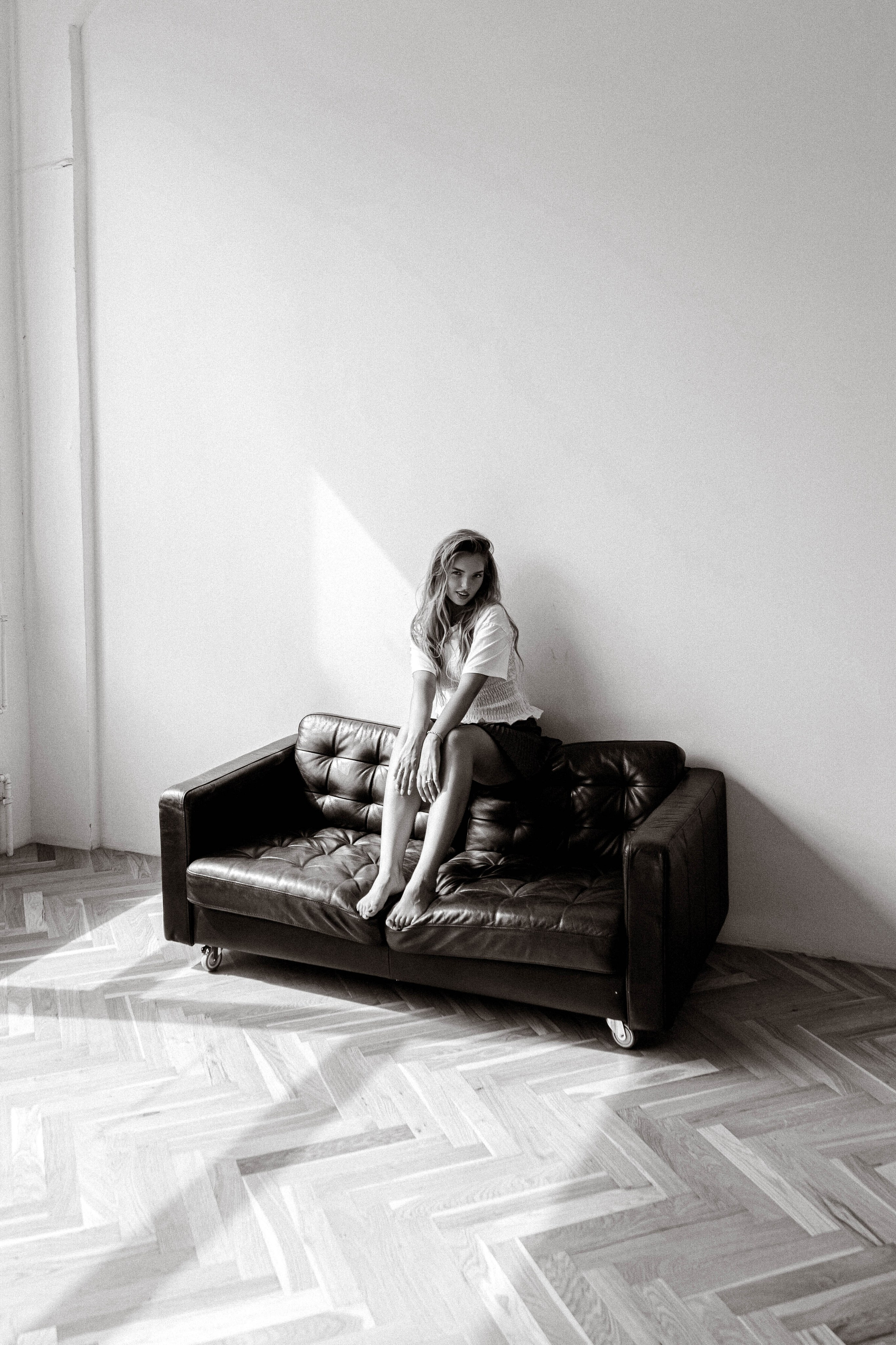 Катя. Минимализм в студии. Фотограф Ксения Третьякова, Санкт-Петербург