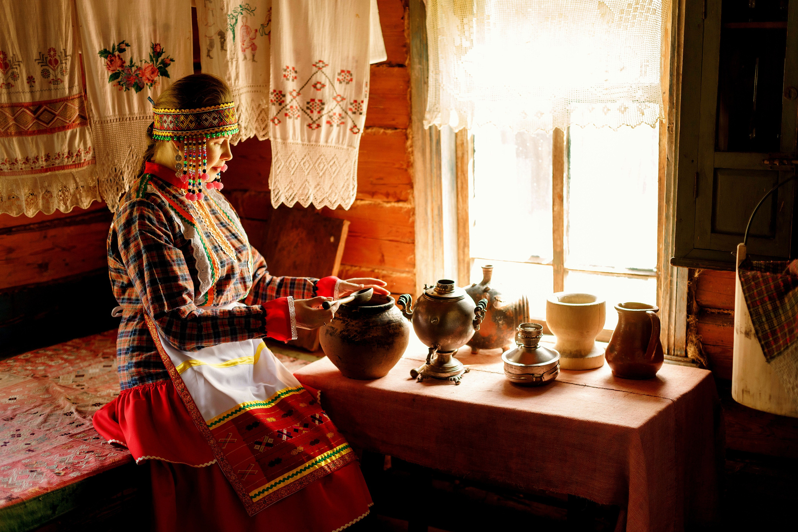 Фотосессия с Екатериной Анисимовой в Ибресинском этнографическом музее. Портретный и репортажный фотограф в Чебоксарах Андриян Чаркин