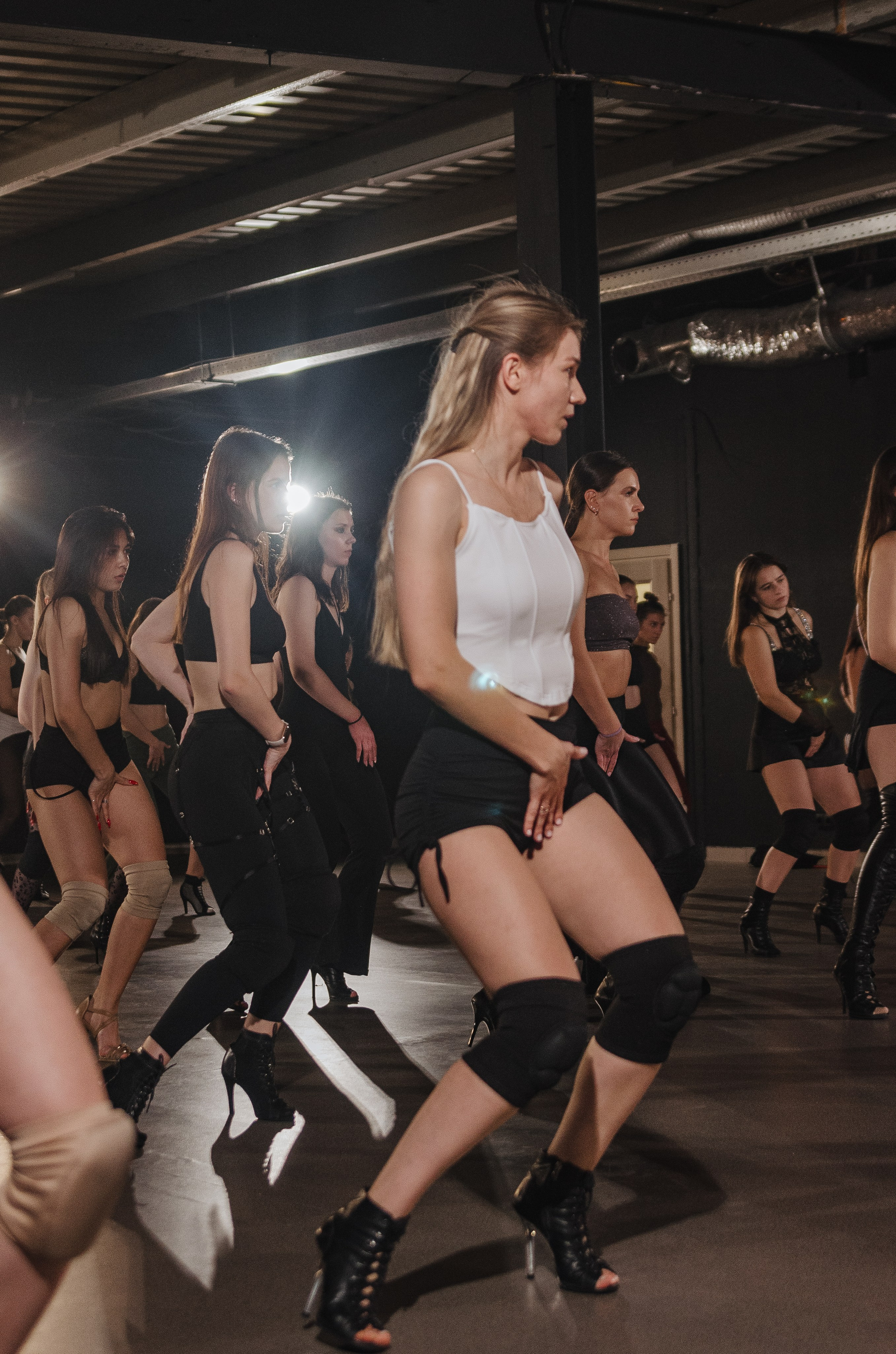 Мастер-классы по High Heels/Girly hip-hop от Оксаны ATTA. Денисова Аля — фотограф для парных съемок и индивидуальных историй в Барнауле