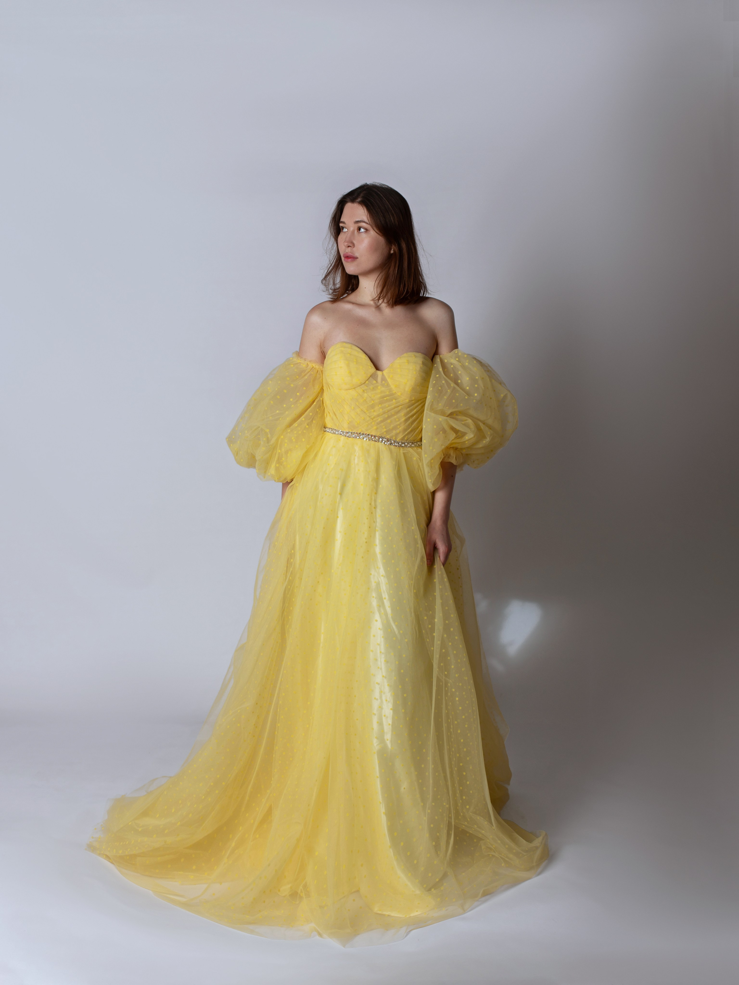 Корсетное платье со шлейфом напрокат в Севастополе