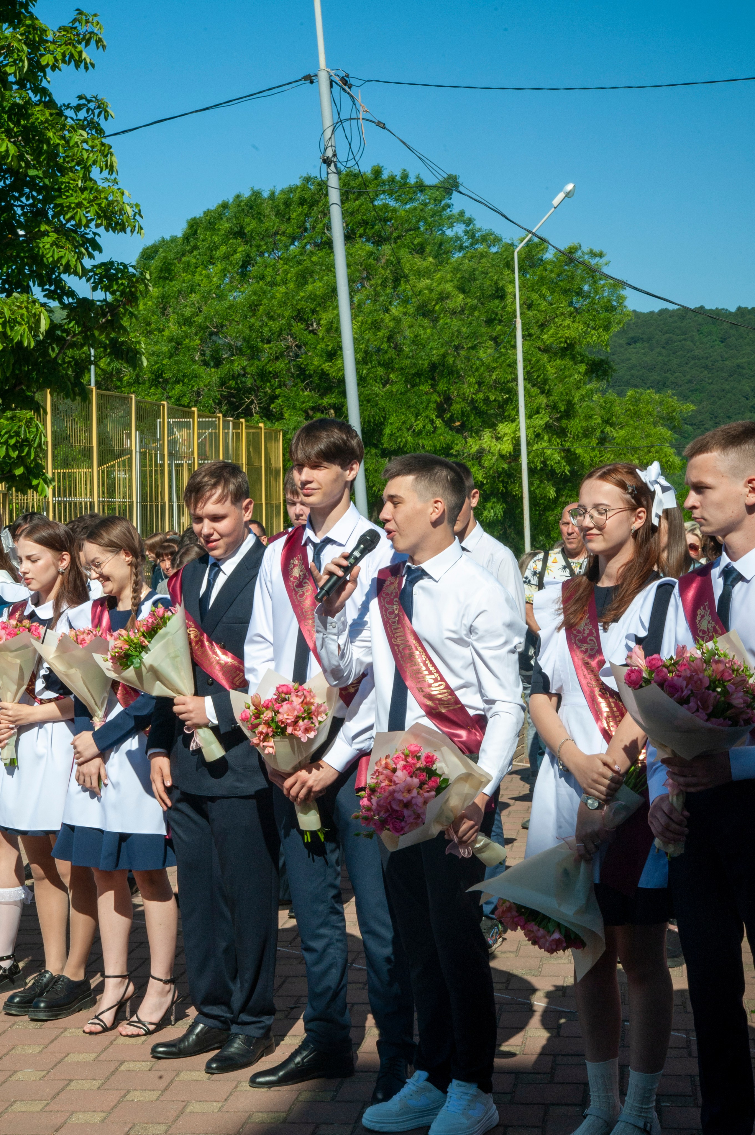 Последний Звонок МАОУ СОШ № 17 им. Эдуарда Есаяна — Архипо-Осиповка. Свадебный и семейный фотограф Денис Лукьянов в Краснодаре, Краснодарском крае и Республике Крым