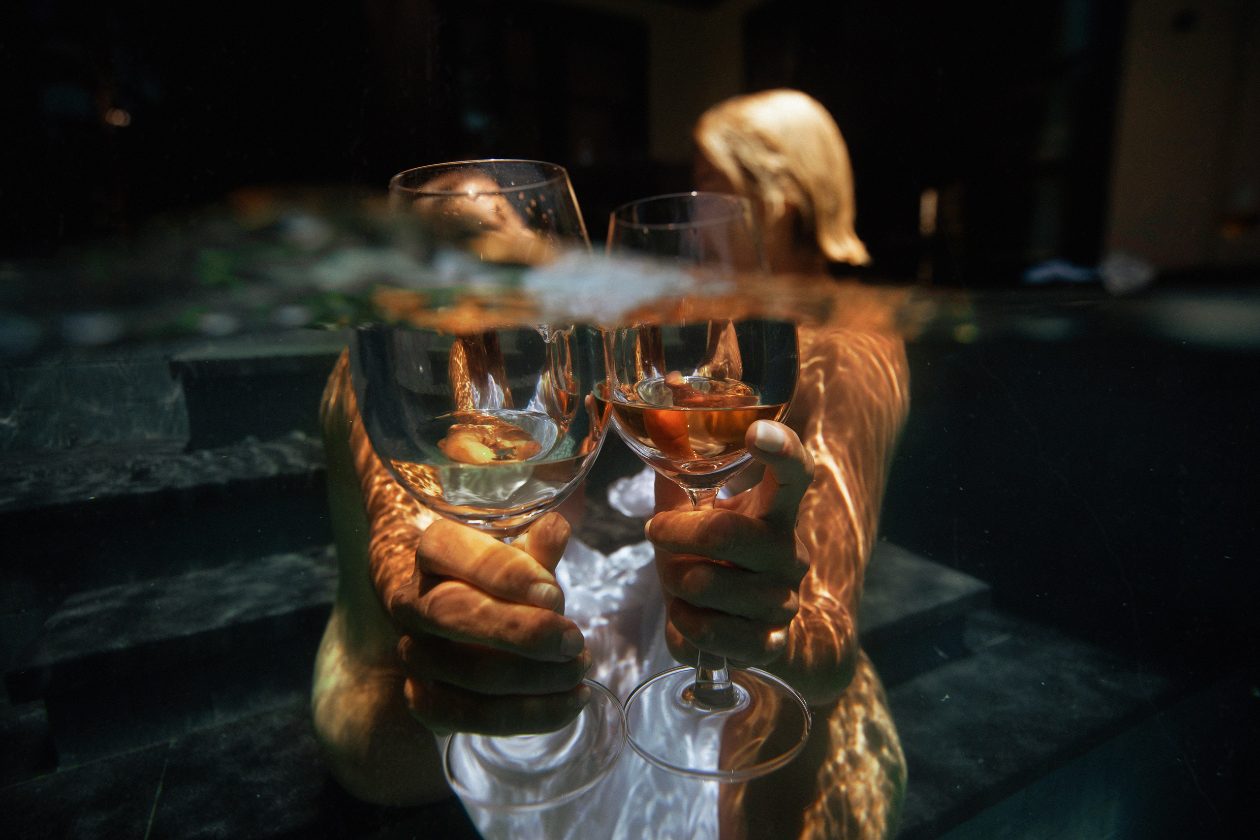 Фотосесии в Бассейне 18+. Лайфстайл Фотограф и Профессиональный Водный Фотограф в Москве