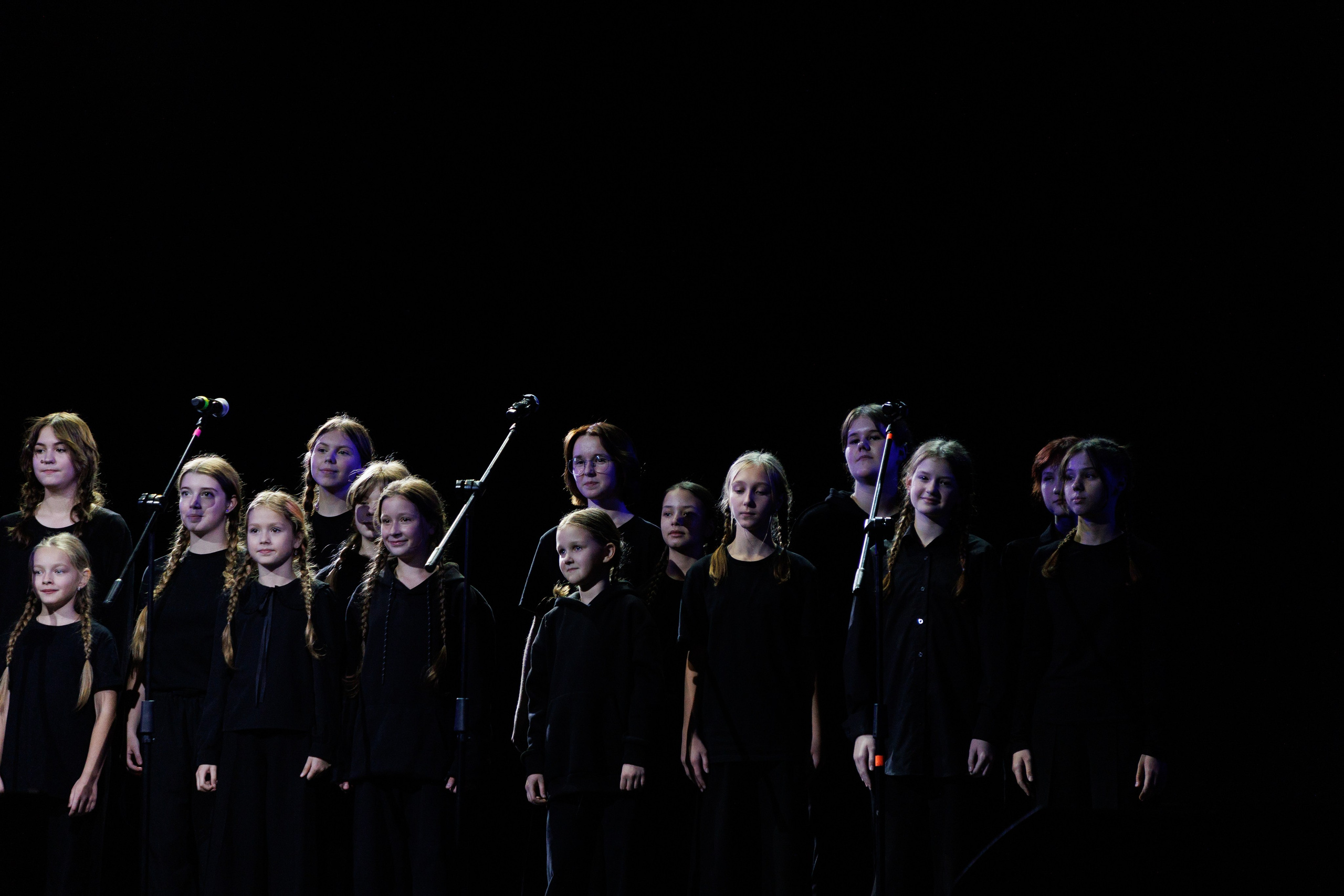 Выксунская премьера «Громко и Честно. Бонд с кнопкой». Фотограф городских и семейных событий Артем Карпухин