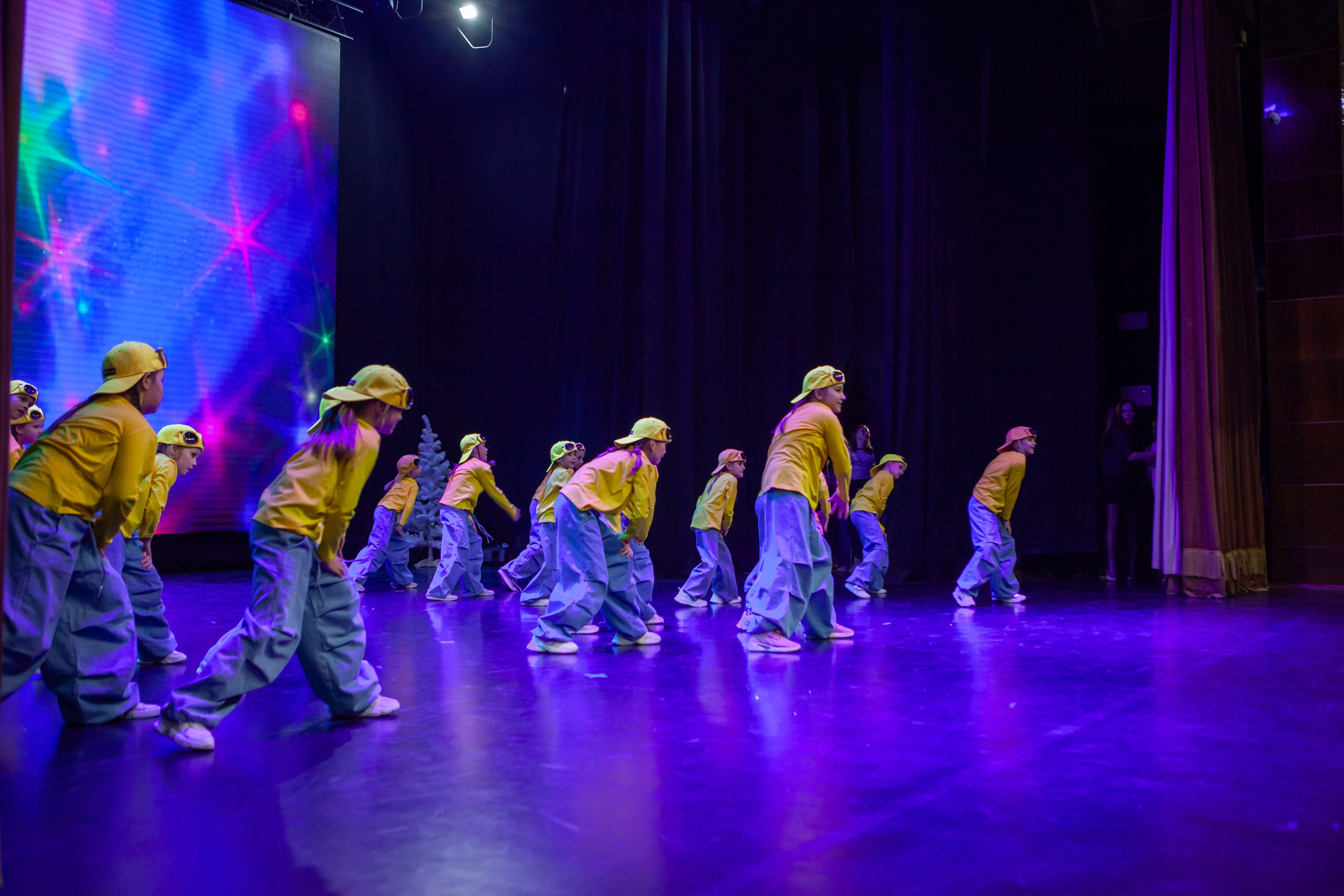 Концерт детской танцевальной школы. Репортажный, семейный, свадебный, портретный фотограф