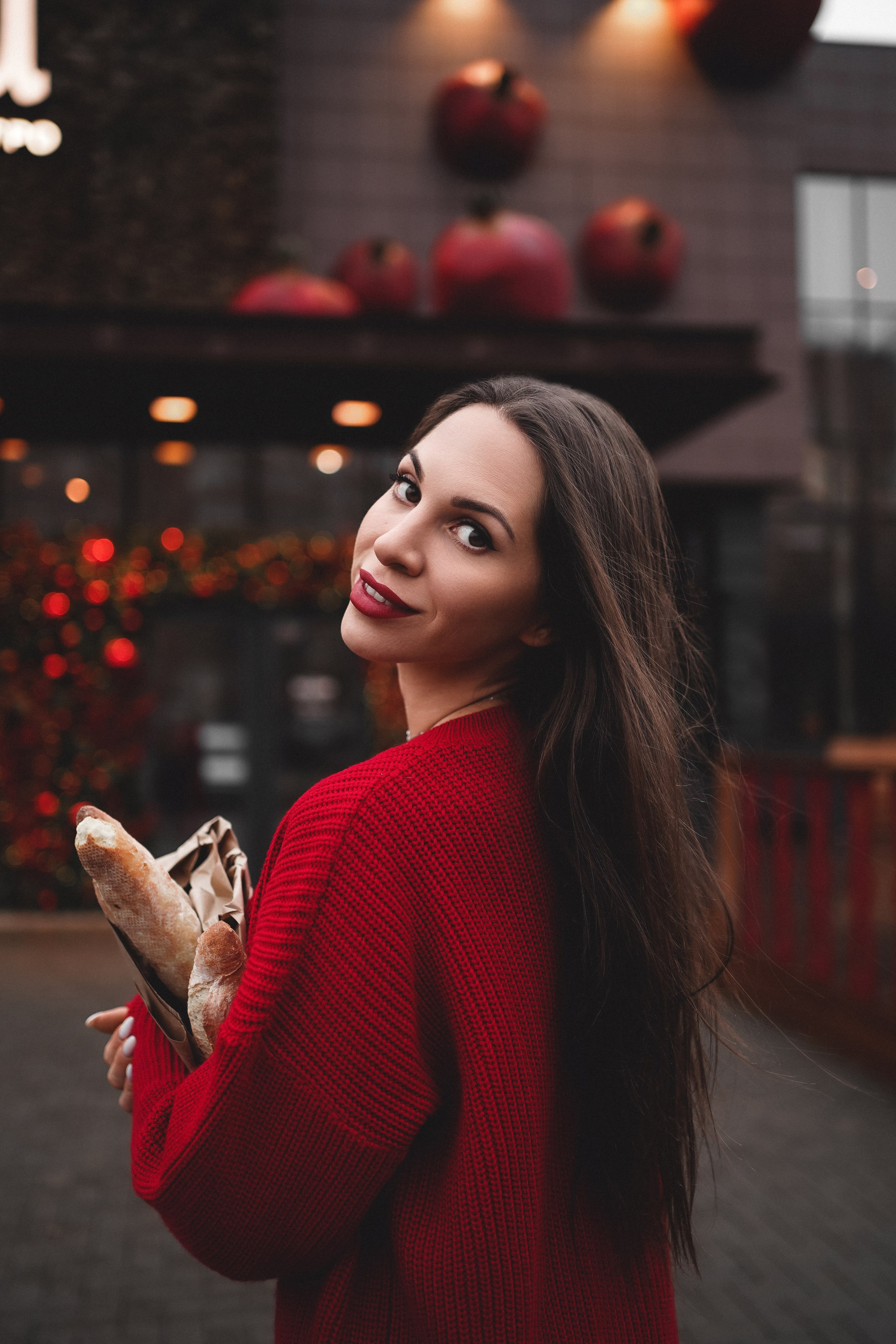 Пури пури. Фотосессия в Ростове-на-Дону. Дарья в ярком образе с батонами. Свадебный фотограф в Ростове-на-Дону. Таинство Крещения и Венчания, семейные фотосессии. Алёна Чёботова