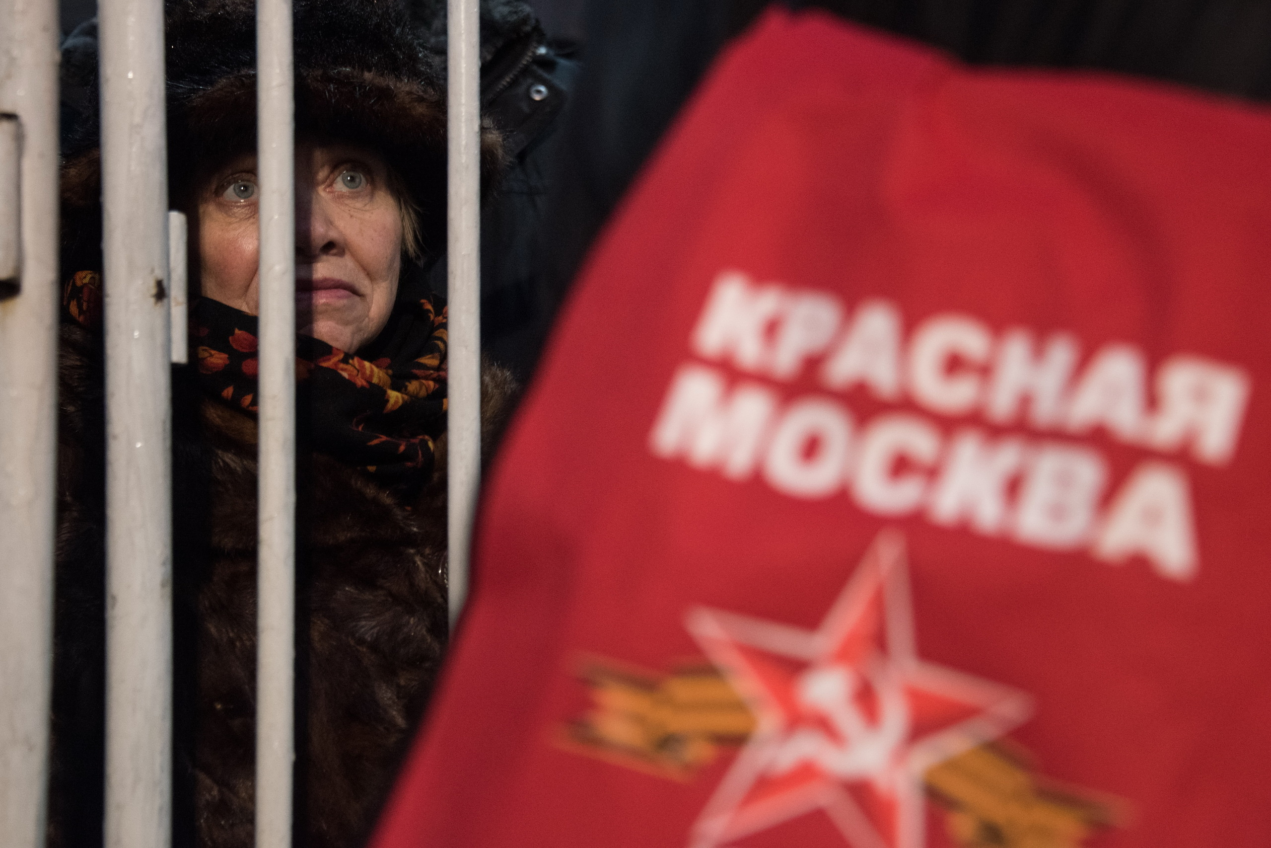 Годовщина Великой Октябрьской социалистической революции в Москве. Репортажный фотограф в Москве и Санкт-Петербурге Артем Лунев