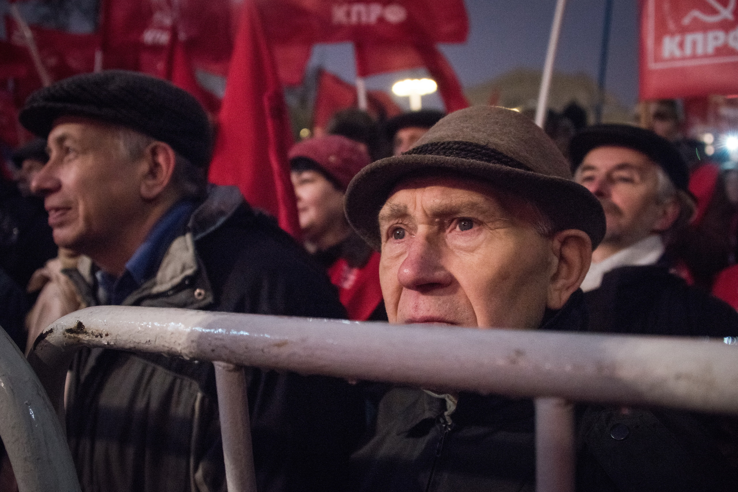 Годовщина Великой Октябрьской социалистической революции в Москве. Репортажный фотограф в Москве и Санкт-Петербурге Артем Лунев