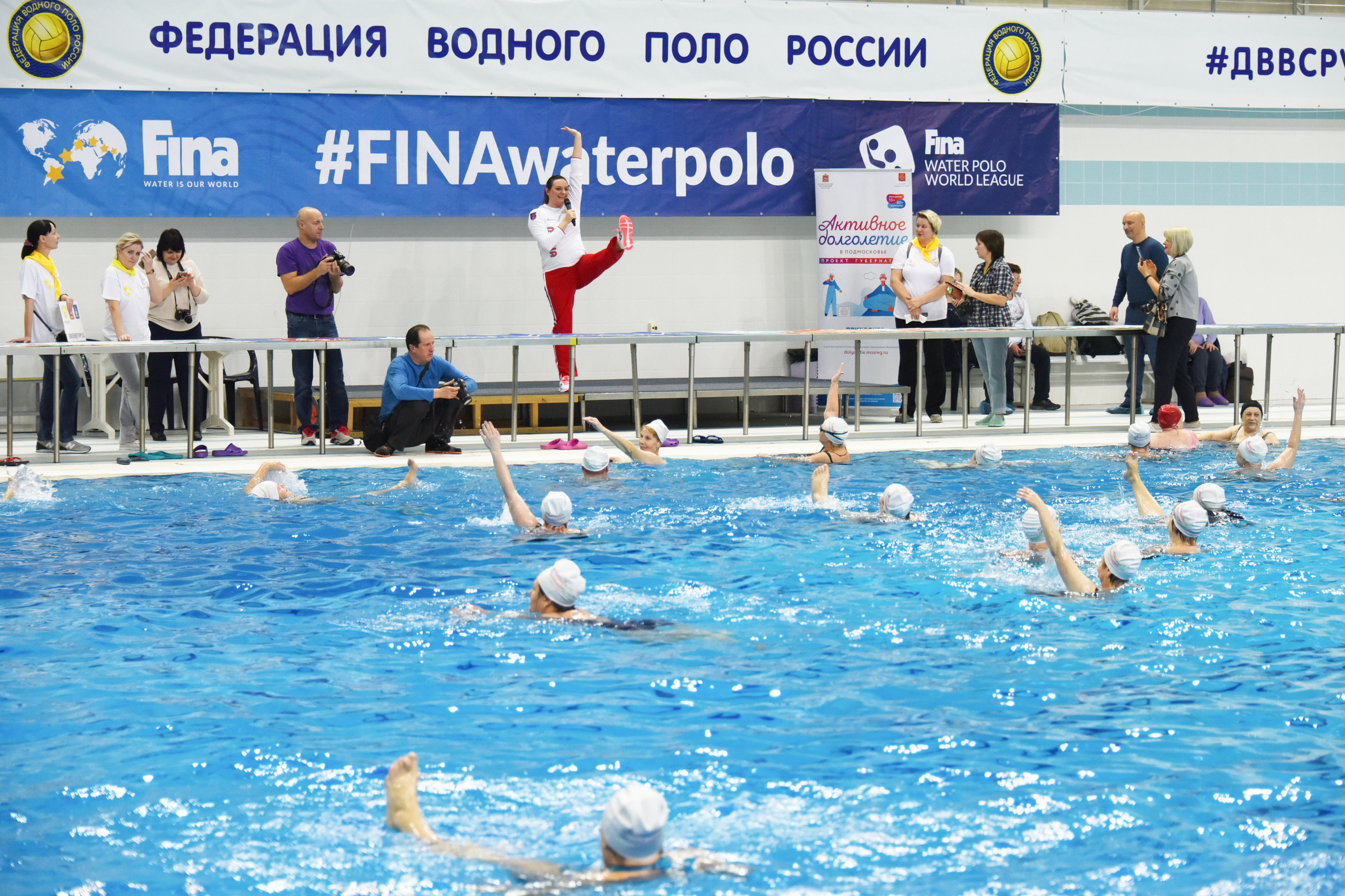 Мастер-класс по аквааэробике от Ольги Брусникиной во Дворце водных видов спорта…. Репортажный фотограф в Москве и Санкт-Петербурге Артем Лунев