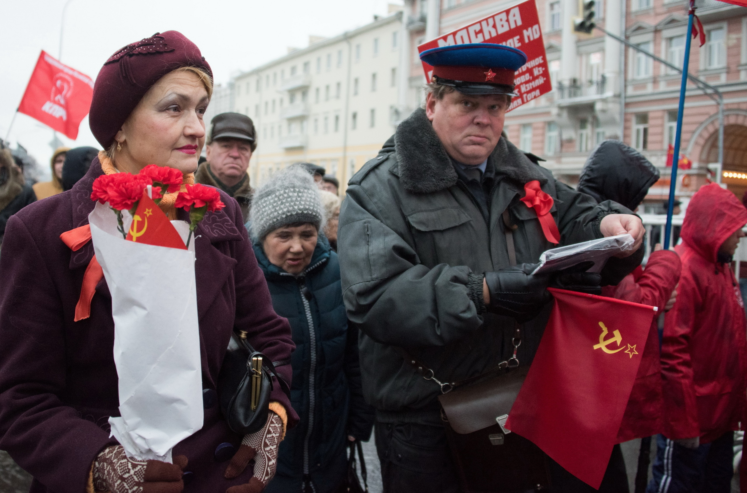 Годовщина Великой Октябрьской социалистической революции в Москве. Репортажный фотограф в Москве и Санкт-Петербурге Артем Лунев