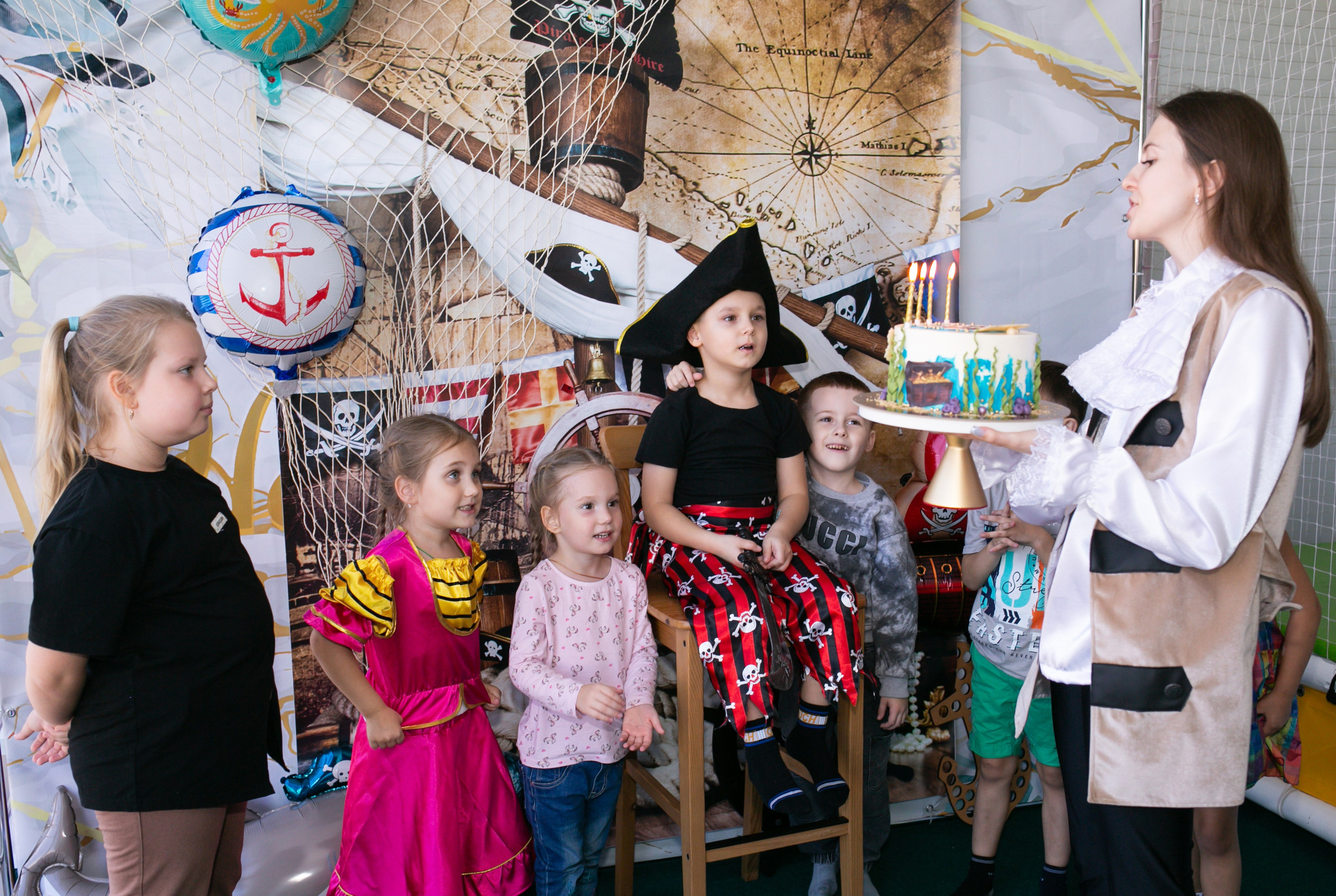 Белый кролик. Форд Боярд. Фотограф новорожденных и семейный фотограф НСО г. Бердск Марина Львова