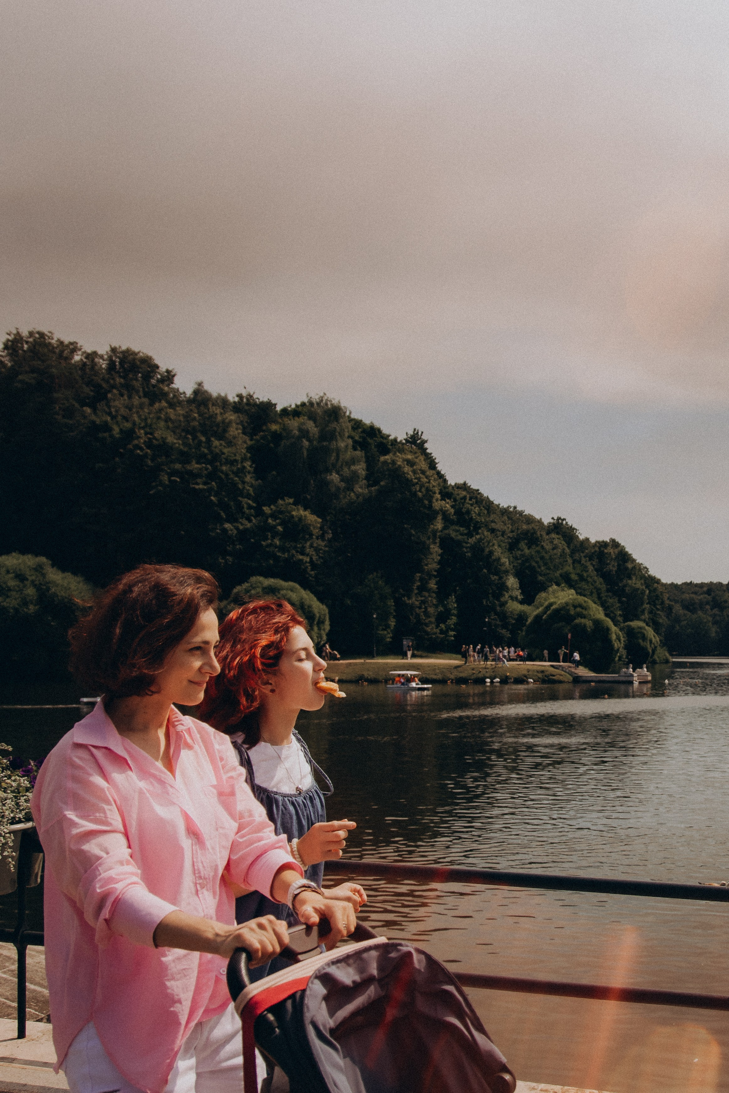 Елена с семьей в Царицыно. Фотограф lifestylе в Москве Пшеничная Анастасия