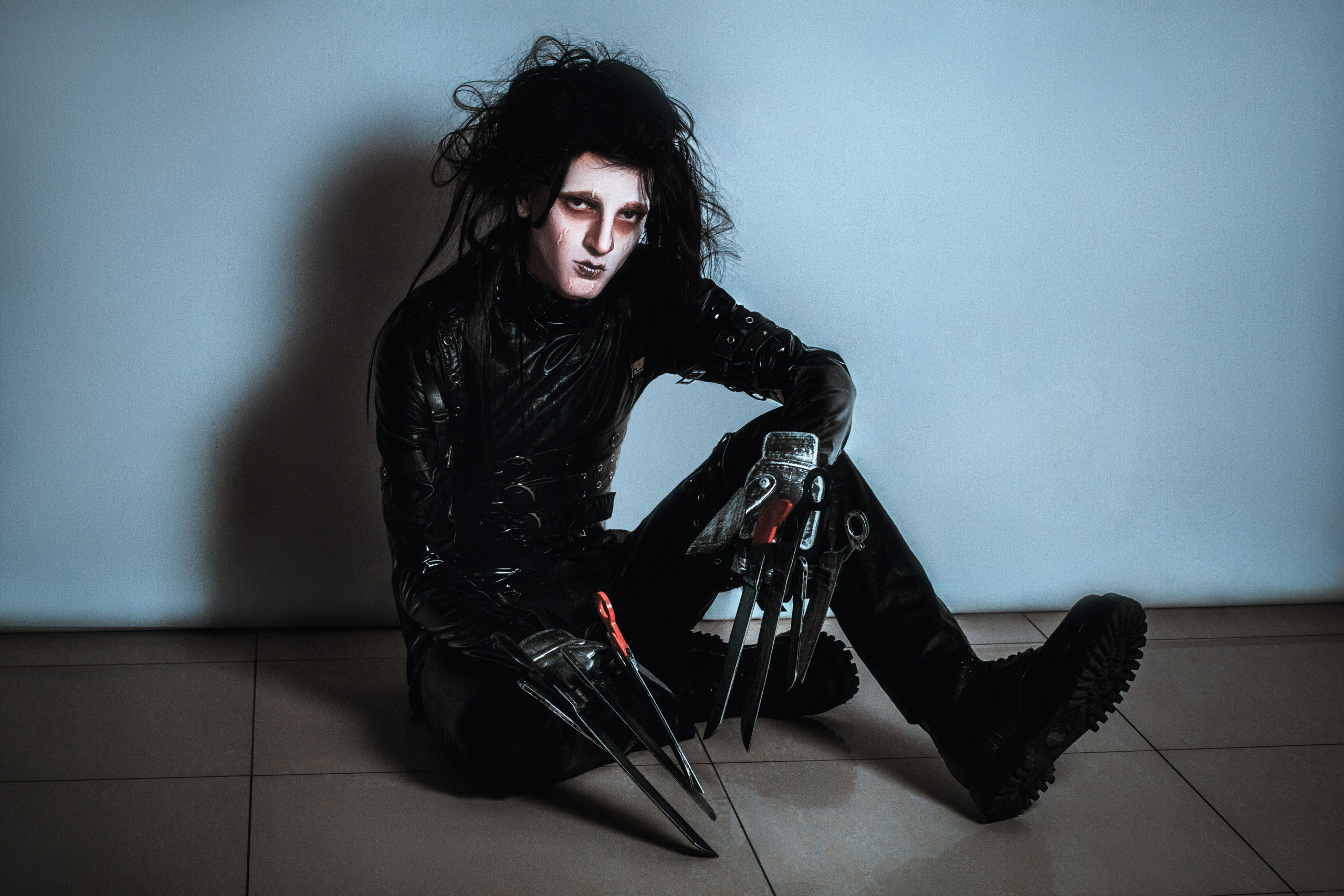 Ретушь архивного косплея с персонажем Edward Scissorhands (тренд на фото 2015-2016 годов)