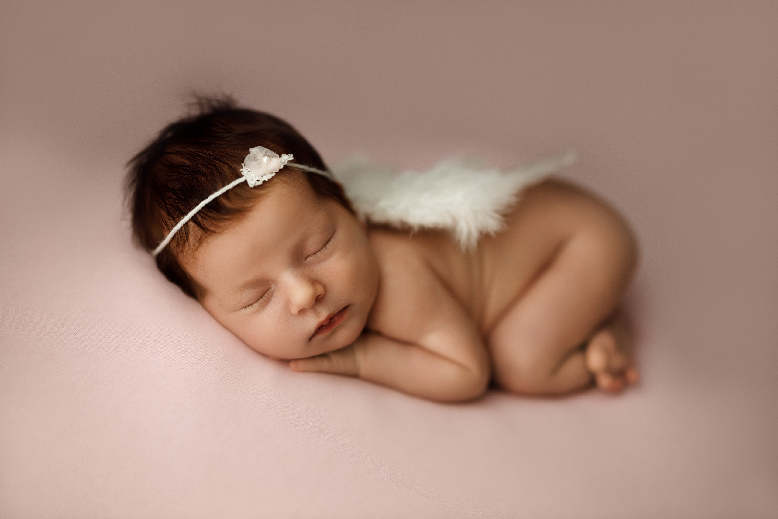 Ньюборн фотосессии в Старом Осколе. Фотостудия для новорожденных в Старом Осколе Гильфановых Юрия и Ольги