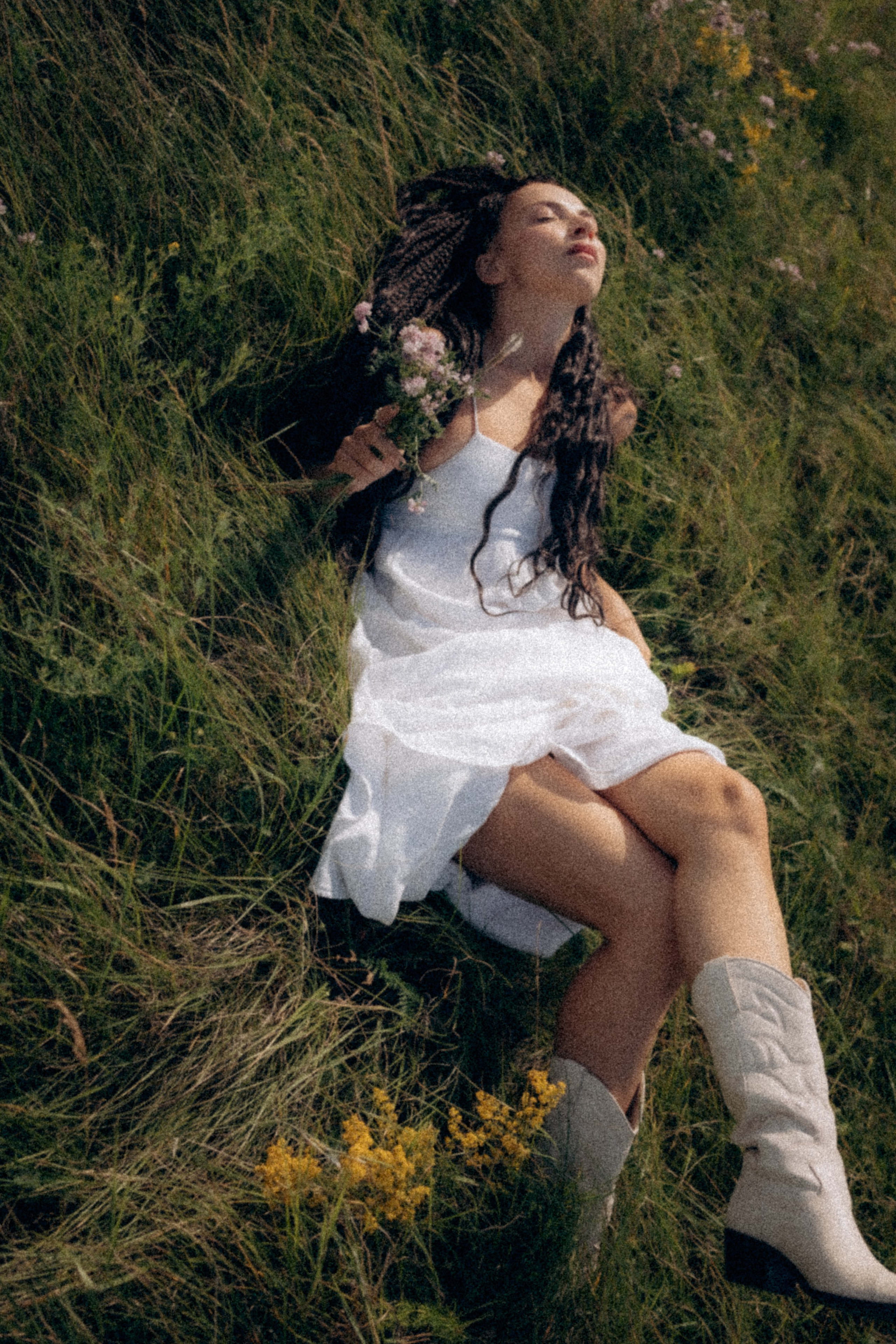 Александра в поле. Фотограф в Санкт-Петербурге Светлана Арестова