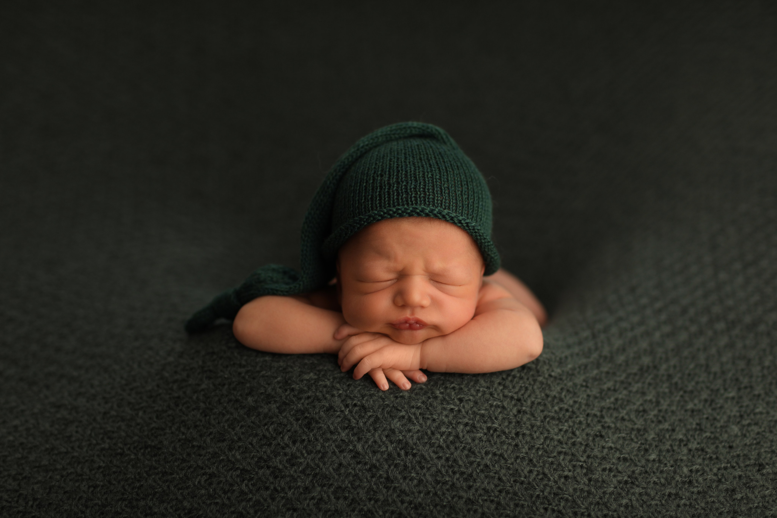 PH @anna_molodykh_newborn.almaty. Retoucher Aleksmokh