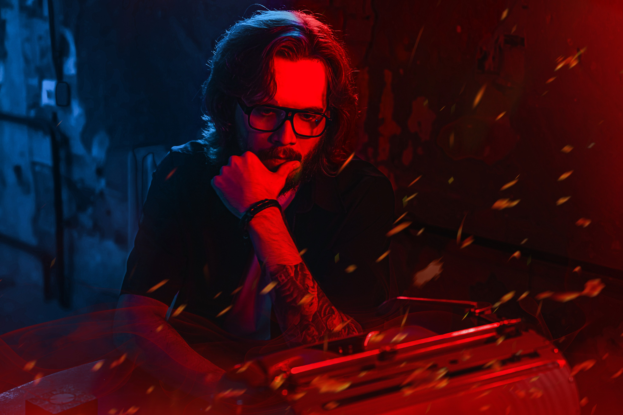 Мрак в неоновых лучах. Репортажный фотограф Анастасия Рубцова