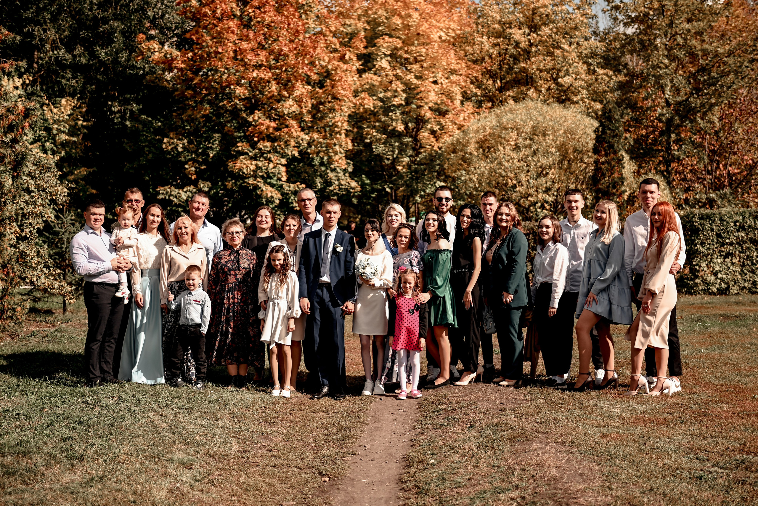 Небольшая часть фото со свадебной съемки Алексея и Даши. Свадебный, семейный, детский, контент фотограф в Омске Максим Ильин