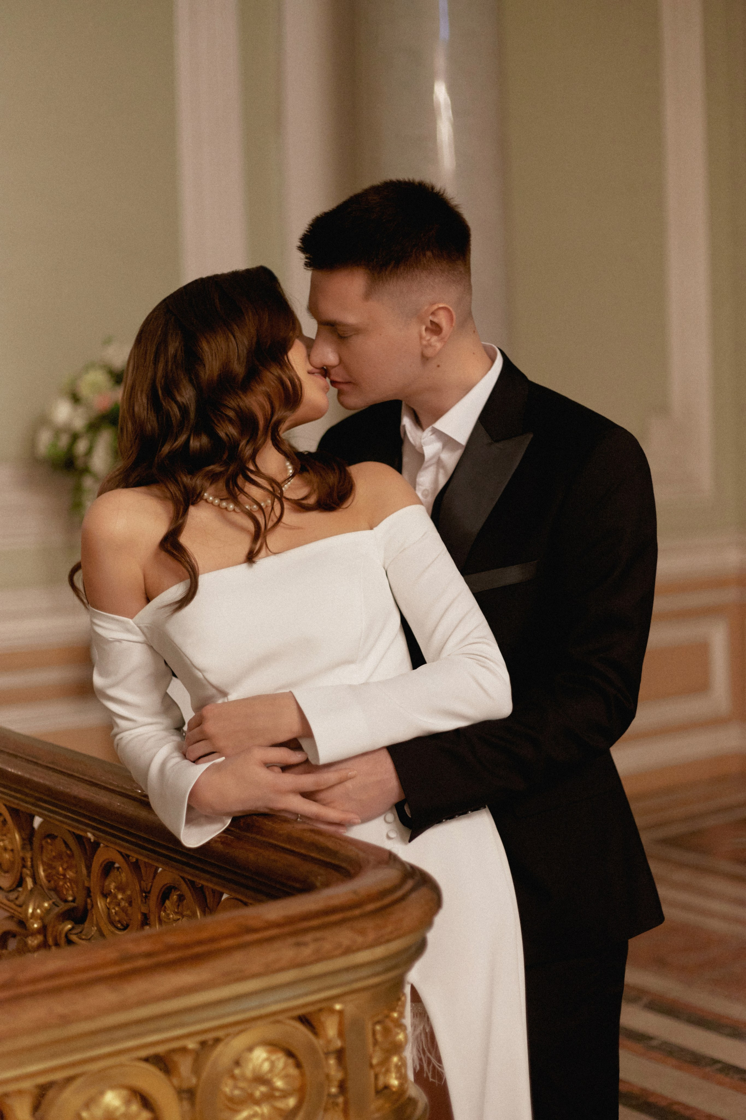 Свадебная фотосессия в Дворце Бракосочетания № 1. Сестры Карабаза. Фотографы и ретушеры в Москве и Санкт-Петербурге