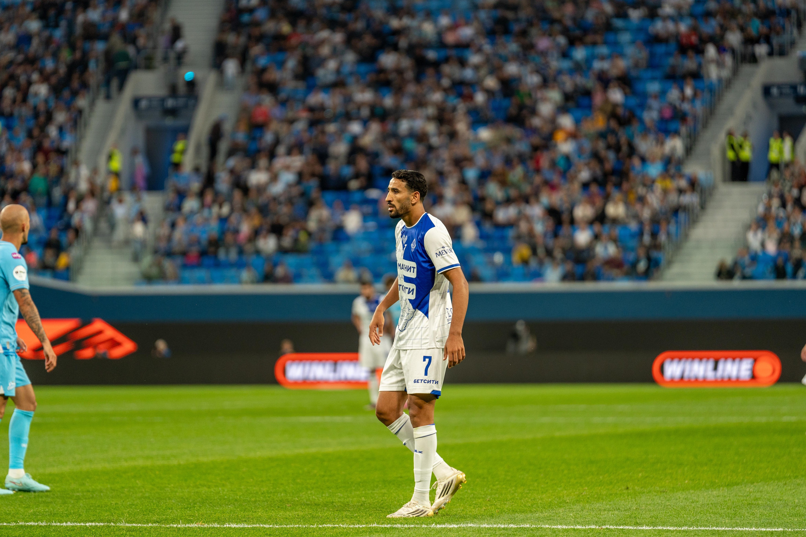 Футболист Динамо на Газпром Арене, спортивный фотограф Санкт-Петербург