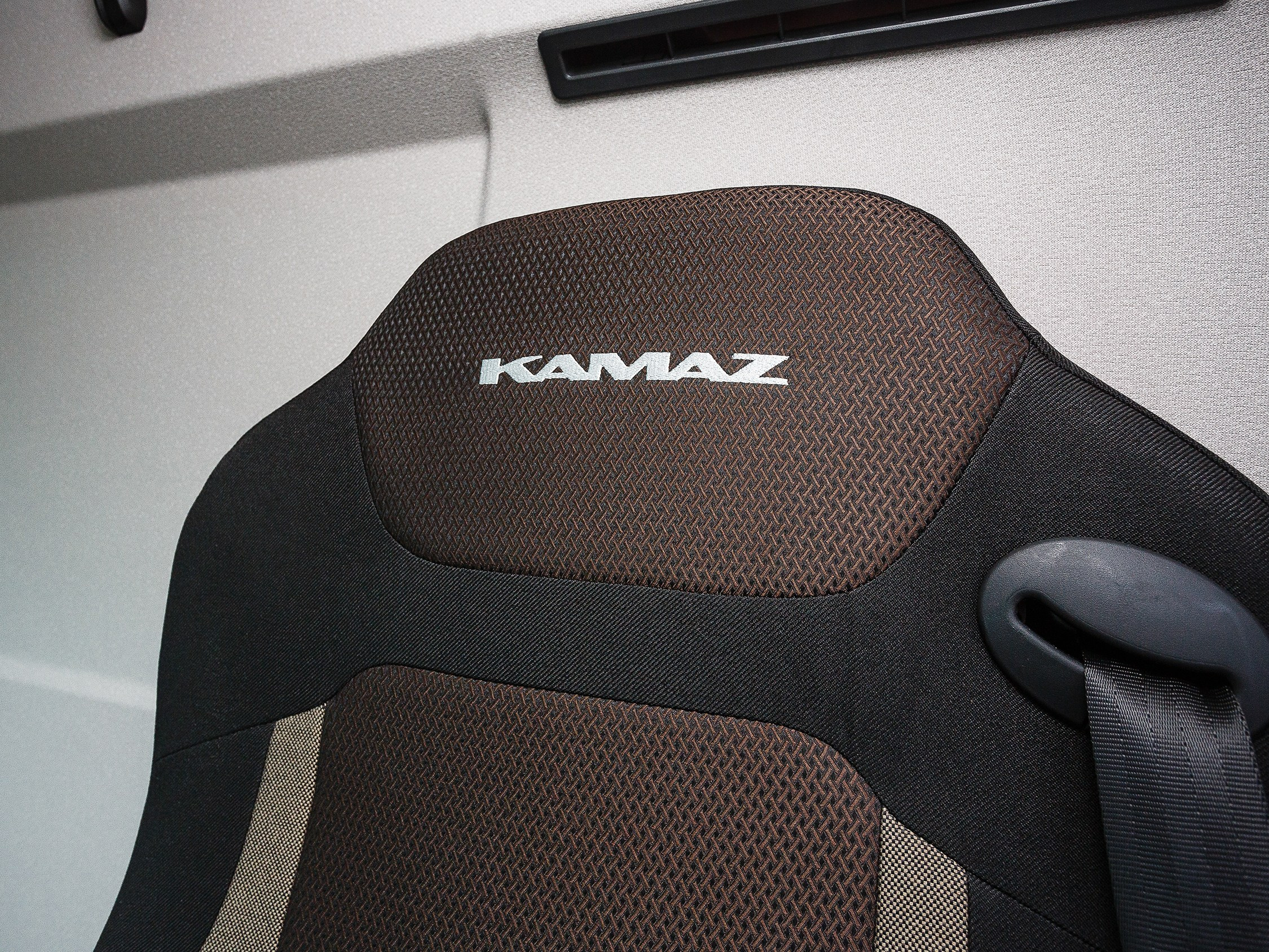 Автомобильный фотограф в СПб. Репортажная фотосъёмка в Санкт-Петербурге. Фотограф на мероприятие: выставки, презентации, автогонки. Фото для сайта, отчётов и публикации в сми. Профессиональный фотограф Сергей Пушкин. Промышленная фотосъёмка. Автопром. Фотосъёмка авто и спецтехники. Профессиональные фото большегрузов.