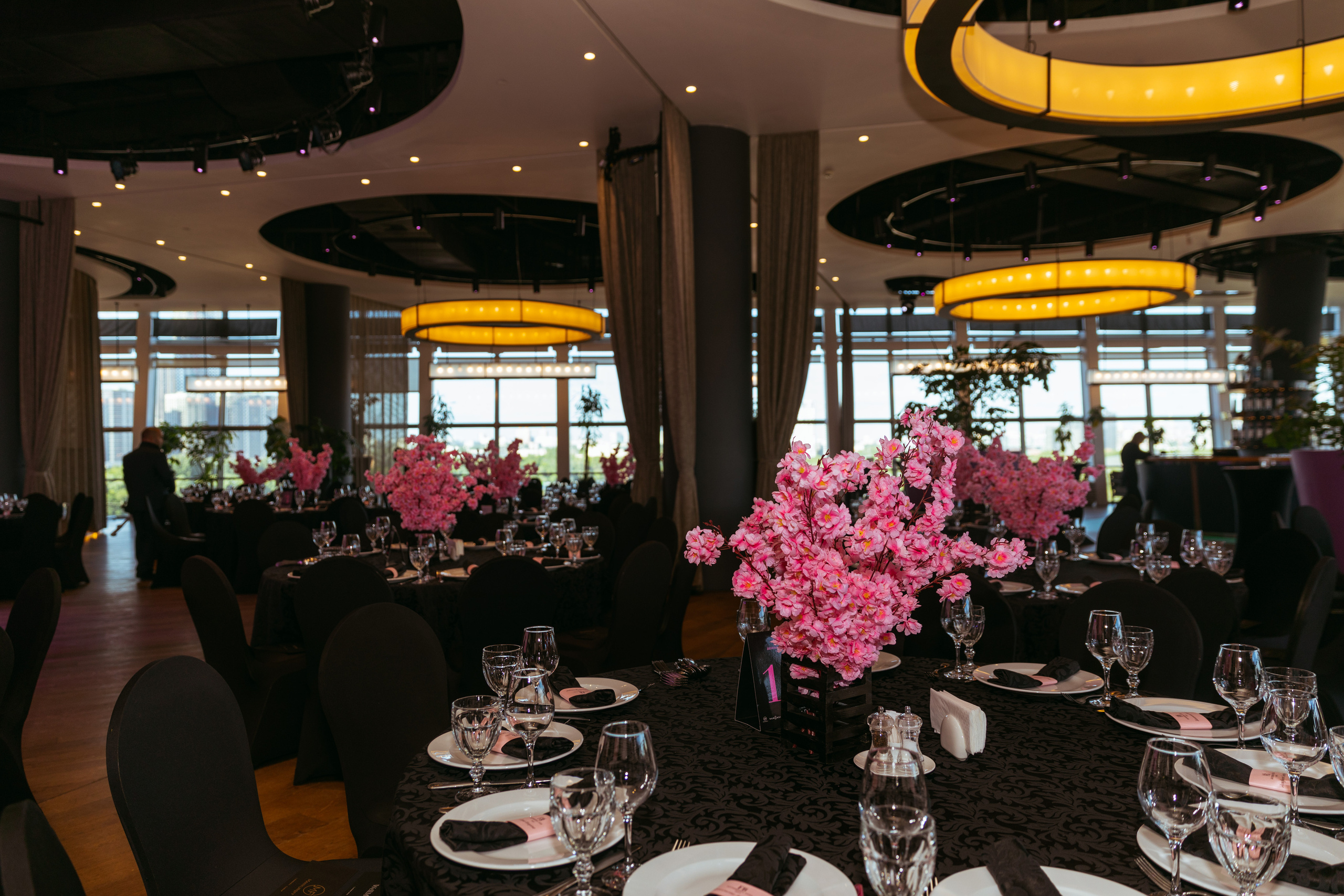 By Fashion Beaty: Женщина года 2022 — ресторан Backstage. Фотограф и Видеограф в Москве Дарья Арсентьева