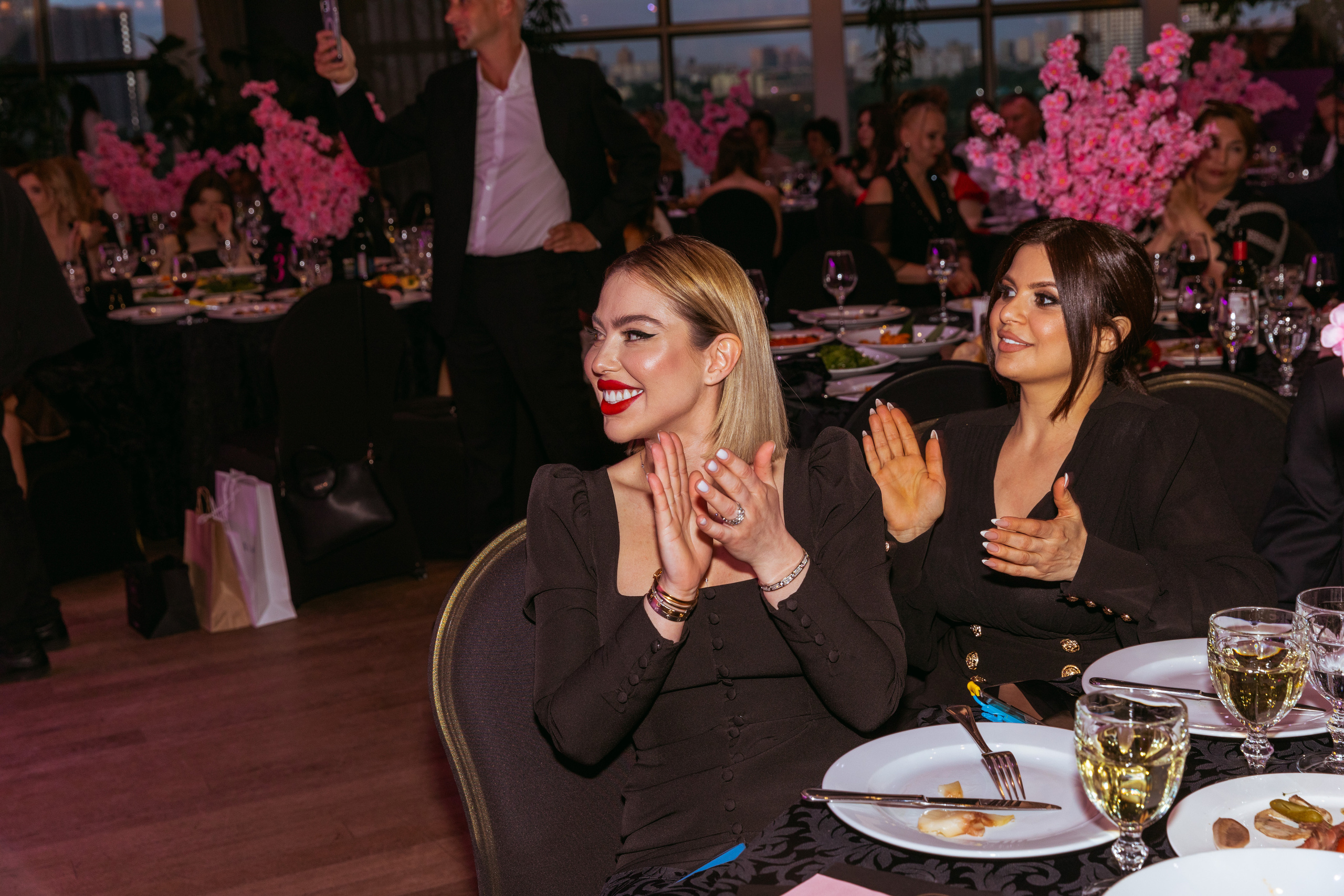 By Fashion Beaty: Женщина года 2022 — ресторан Backstage. Фотограф и Видеограф в Москве Дарья Арсентьева