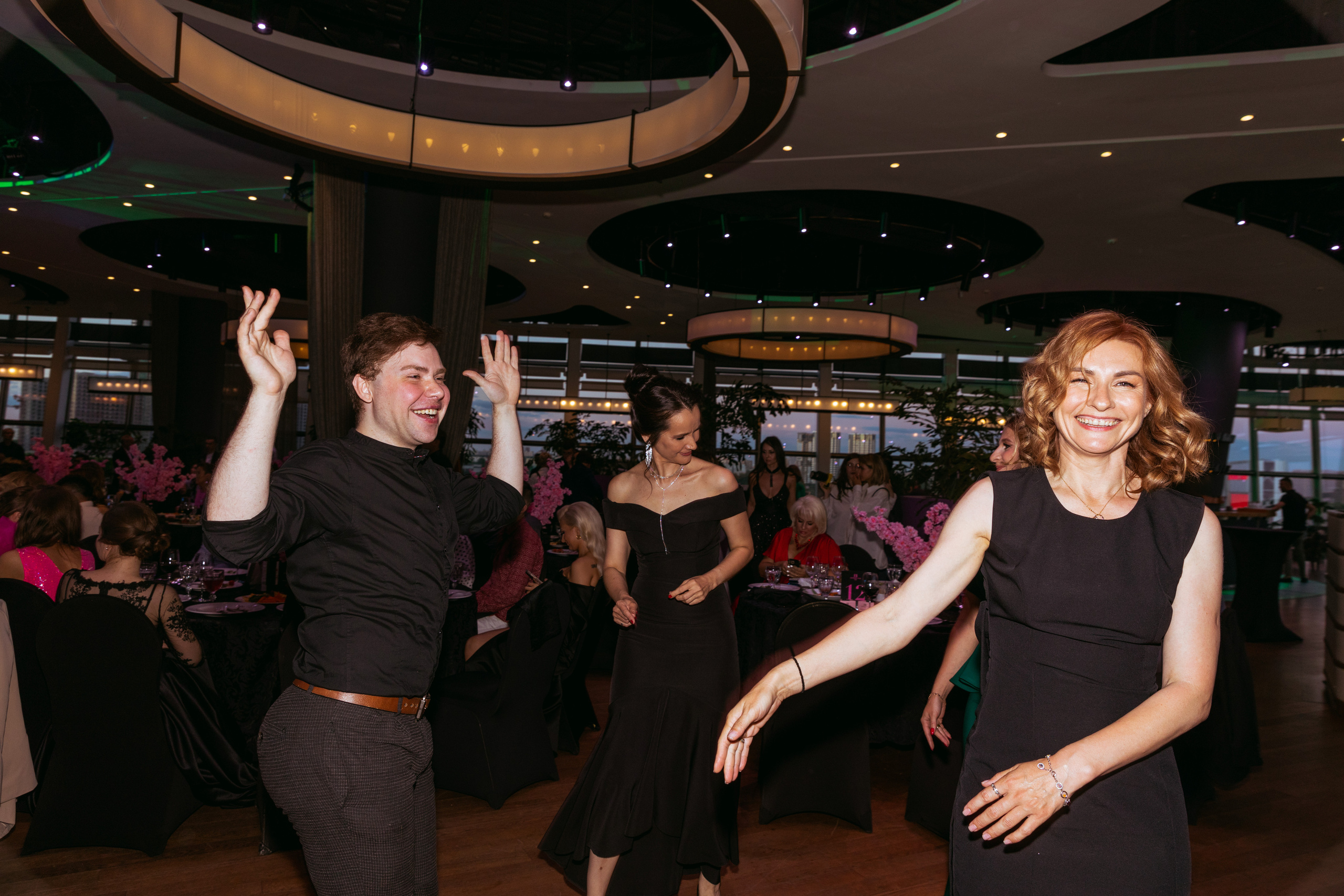 By Fashion Beaty: Женщина года 2022 — ресторан Backstage. Фотограф и Видеограф в Москве Дарья Арсентьева