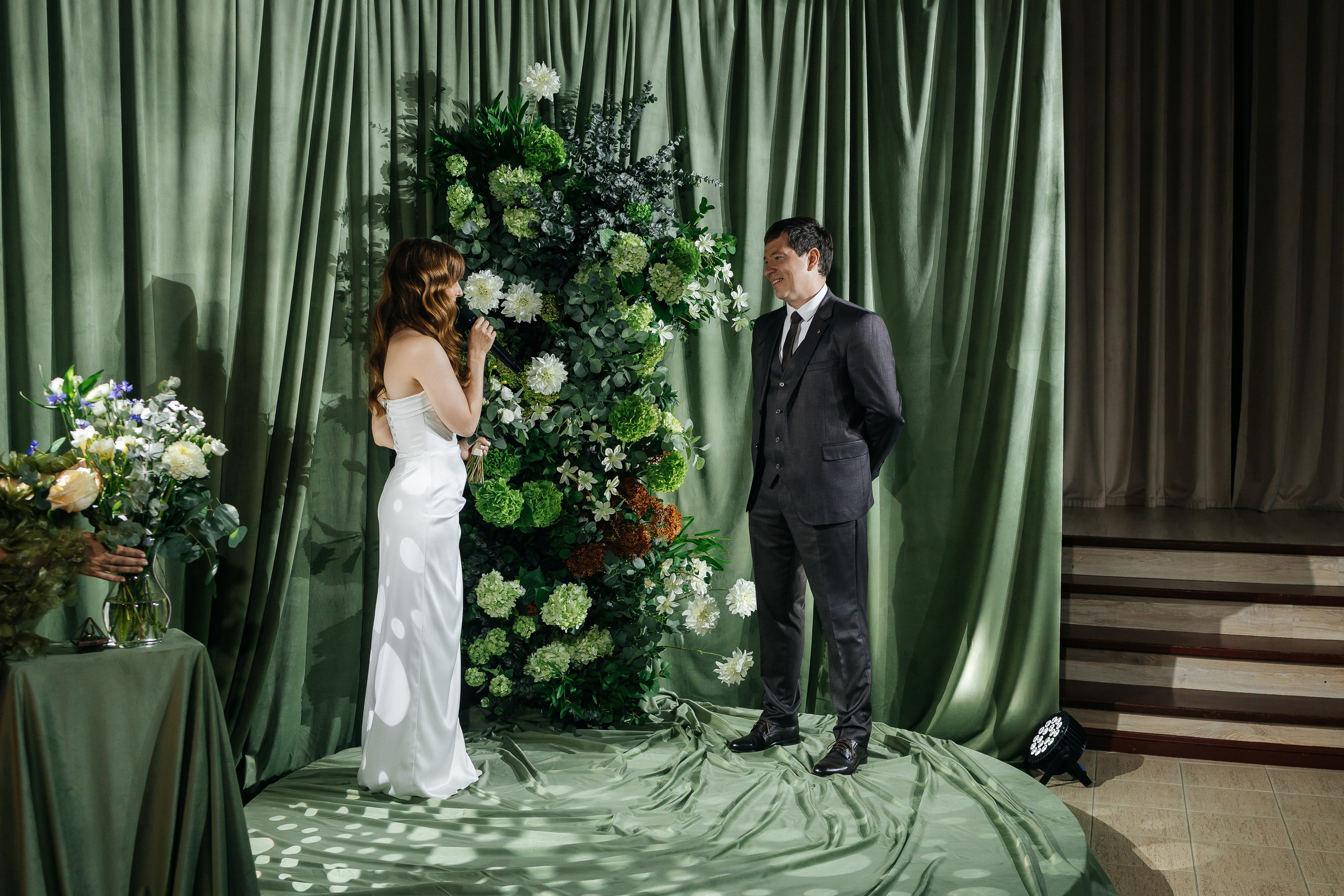 Романтическая выездная церемония. Олег Сверчков | Свадебный фотограф Вологда