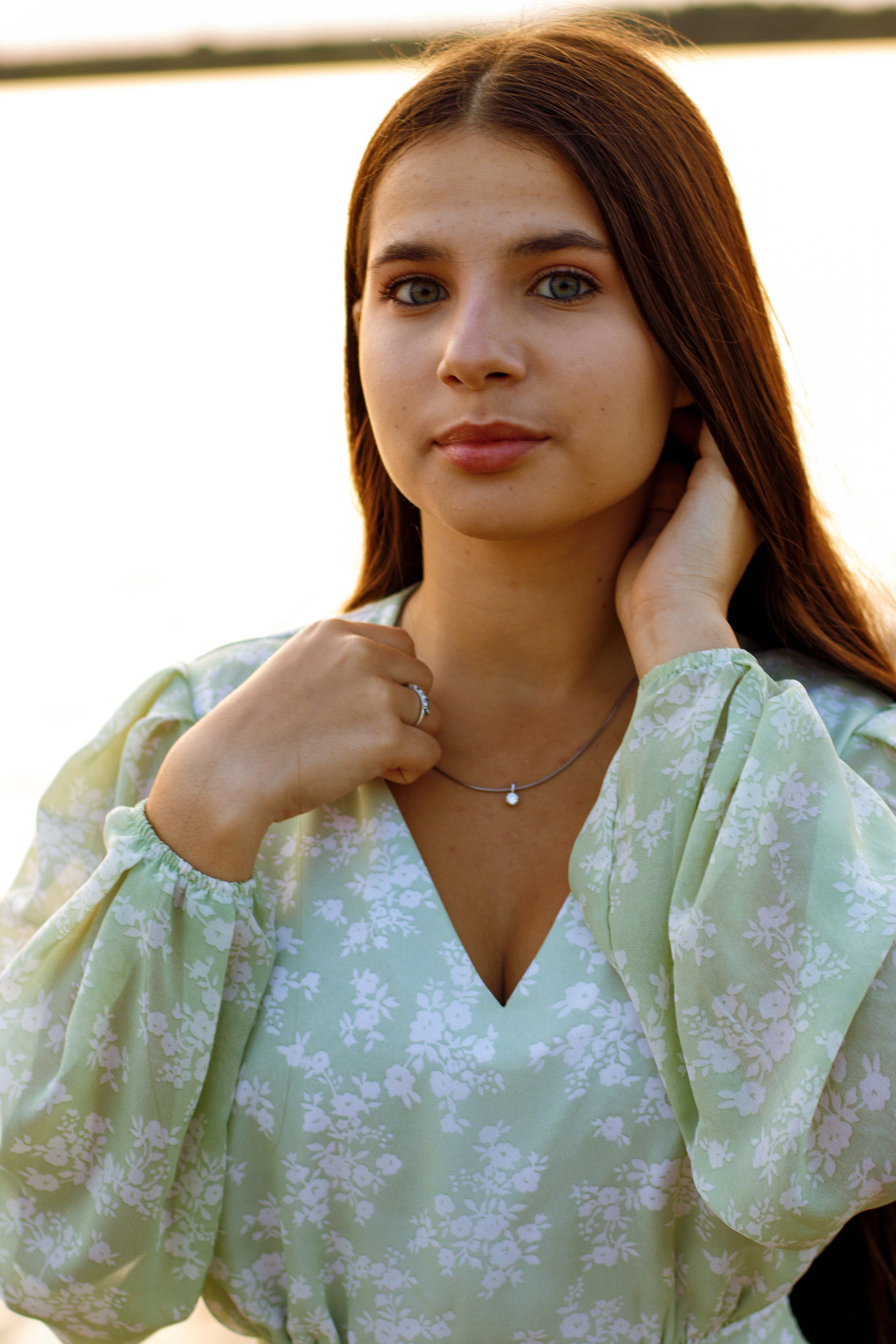 Эмилия у озера. Фотограф Татьяна Матрос