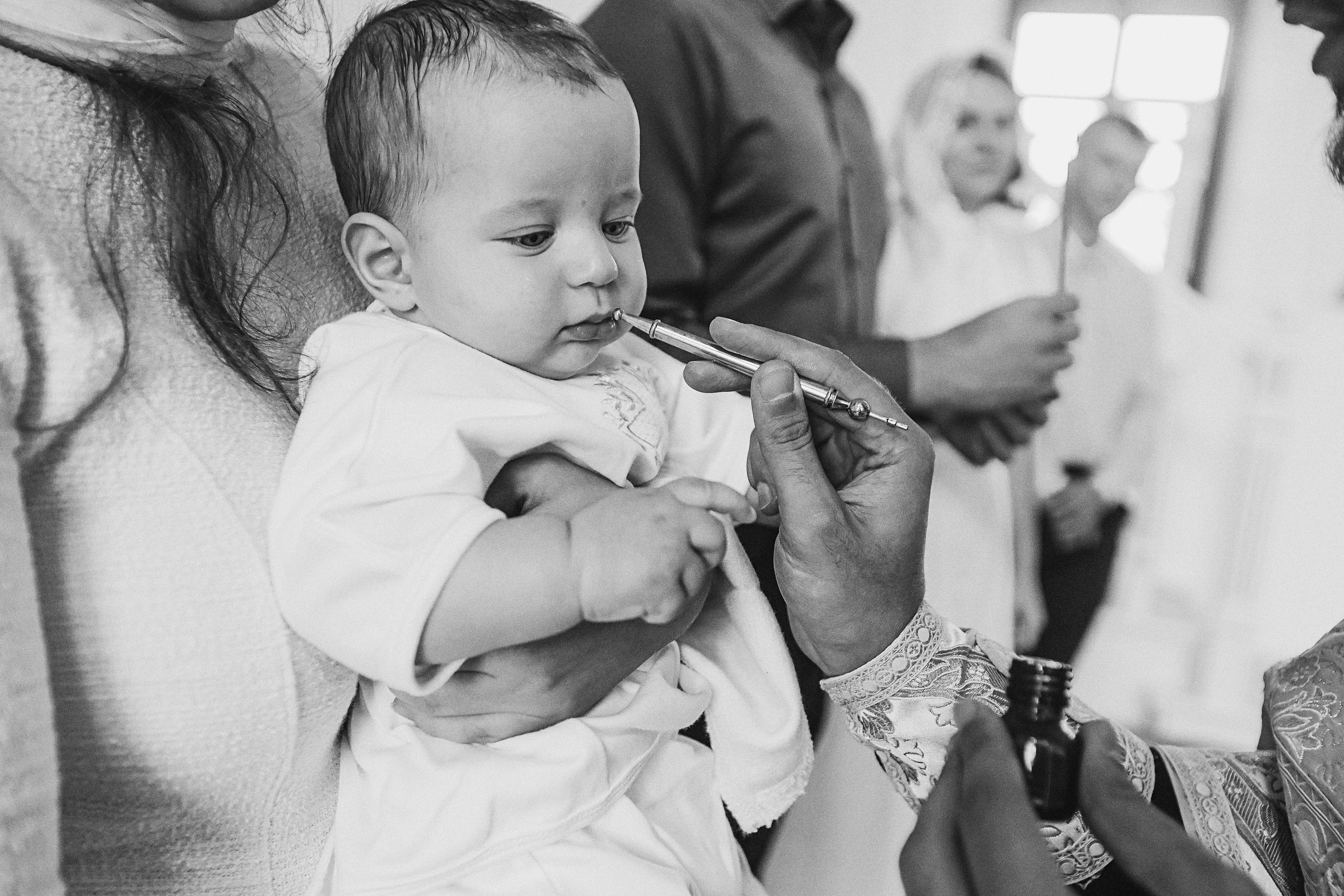 Крещение церковь около моста влюбленных. Семейный фотограф Тюмень, фотограф на роды Салмина Мария