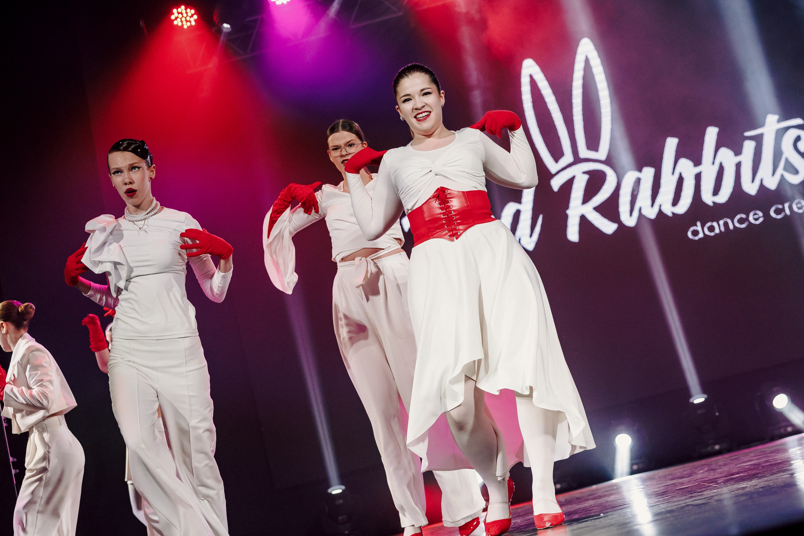 Отчётный концерт танцевальной школы «Red Rabbits» 2025. Лёшка Варзегов — фотограф