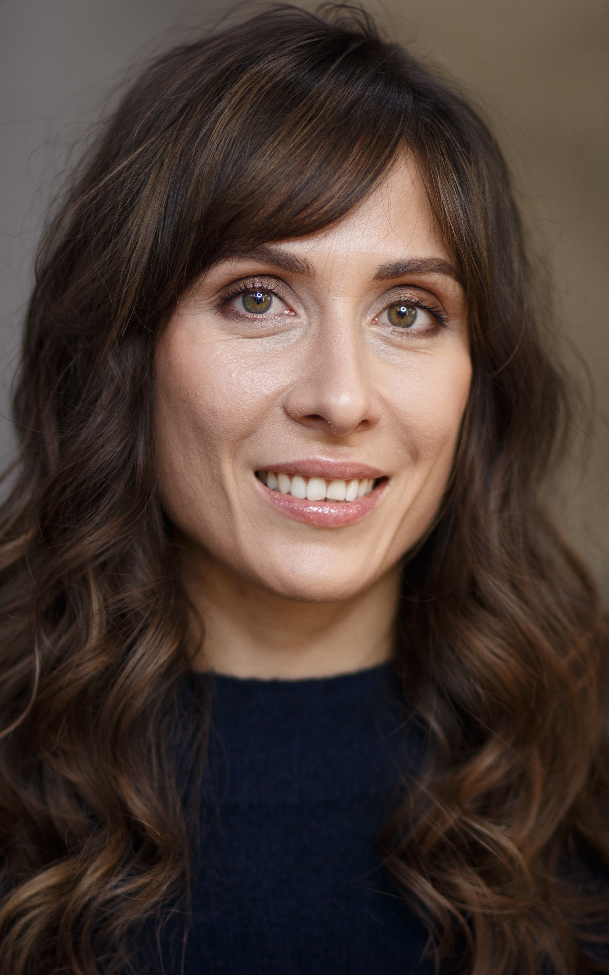 Headshot Retouching Services by ©ColorifyRetouch. AI Photo Retoucher and Image Restorer Zhanna Ognivo