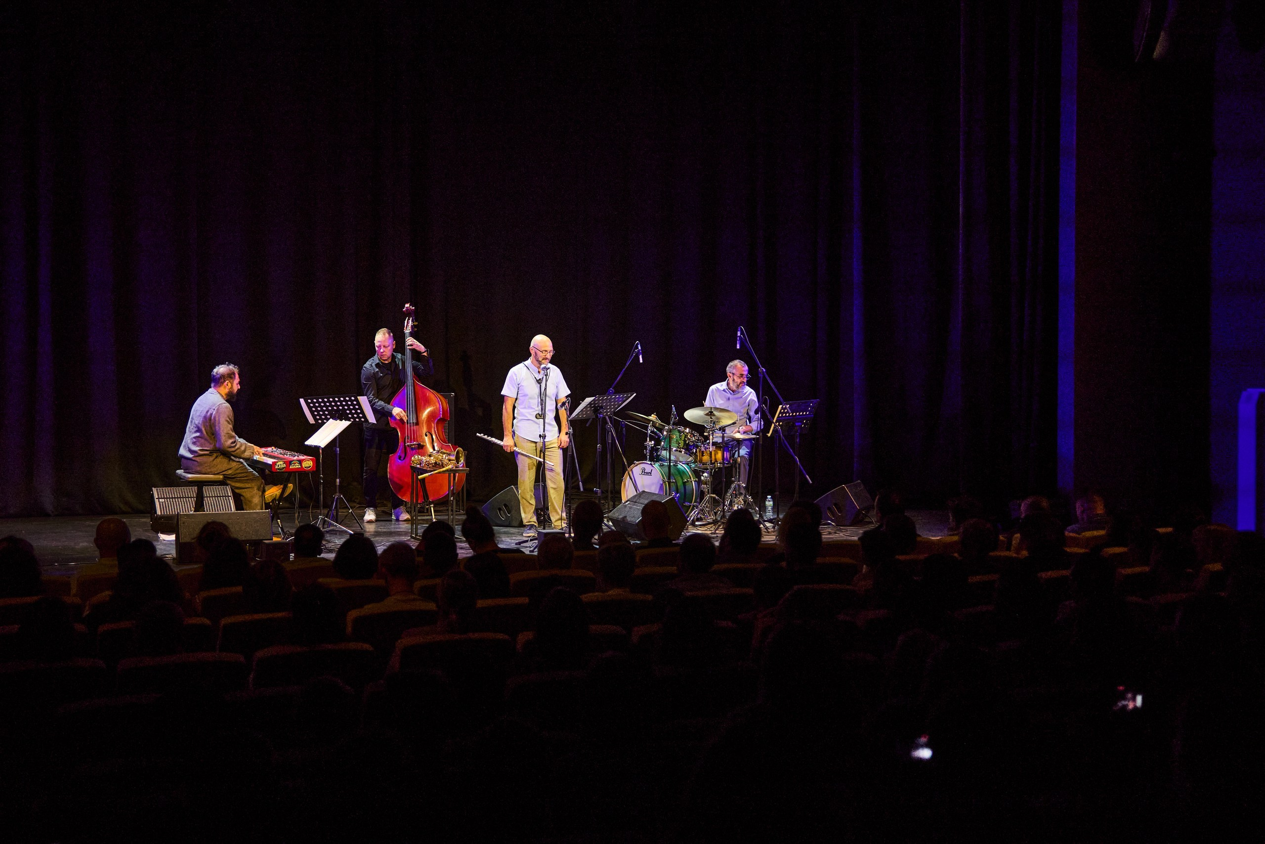 Tony Karapetyan Trio в Центре культуры «Рекорд». Фотограф Диана Малышкина