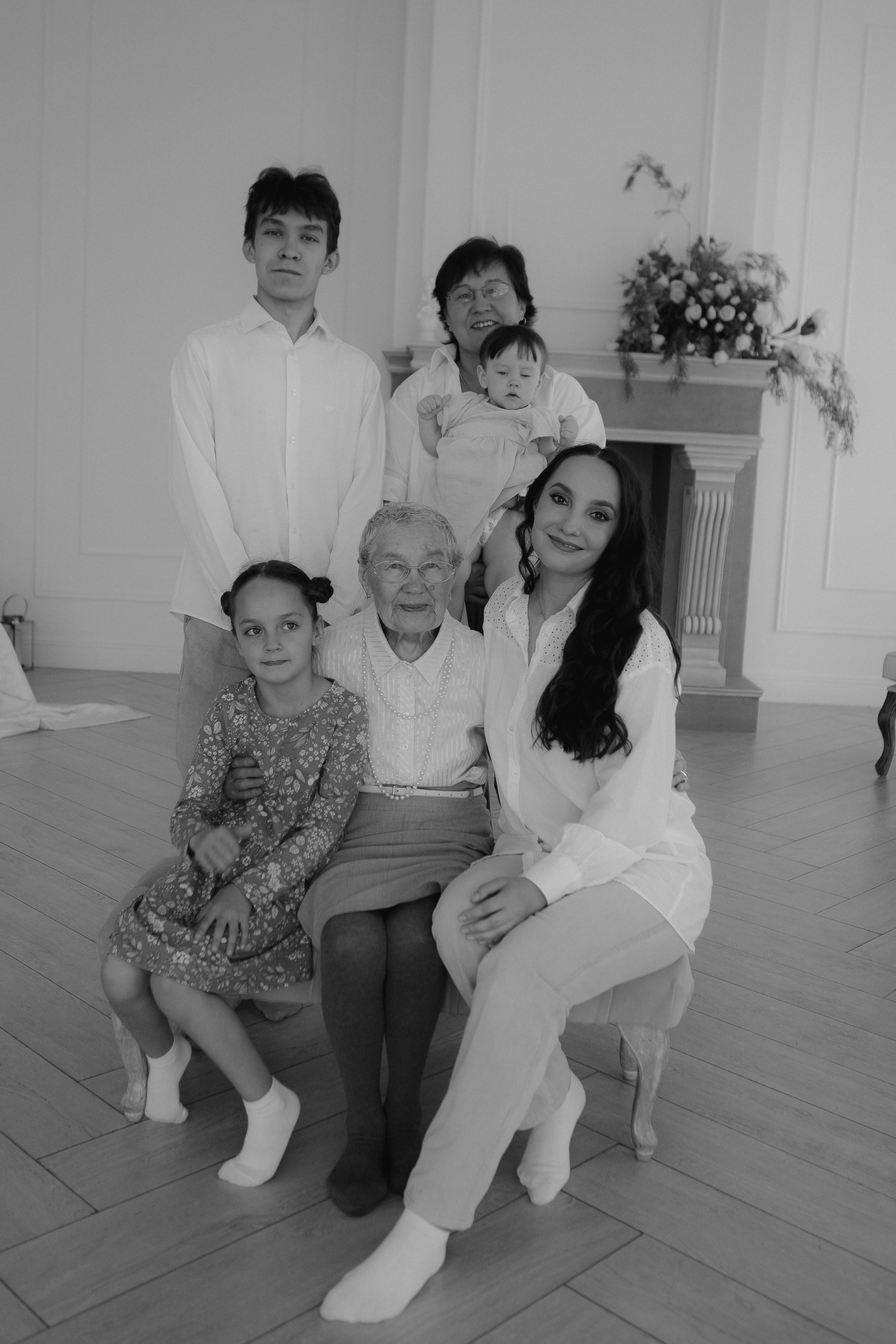 Большая семья на фотосесии. СВАДЕБНЫЙ ФОТОГРАФ ЧЕЛЯБИНСК