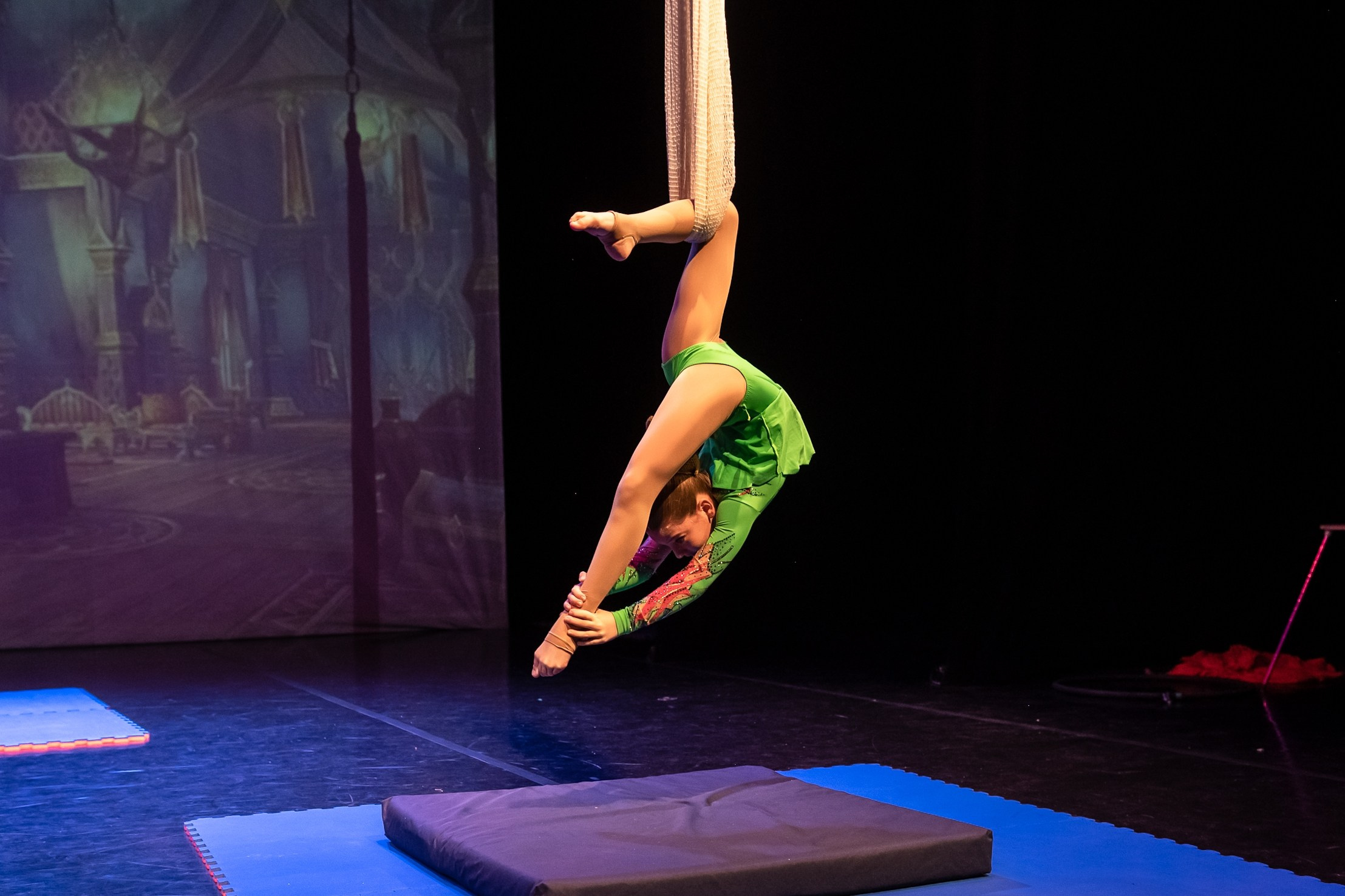 Отчетное выступление студии воздушной гимнастики Sport Evolution. Свадебный и семейный фотограф София Невская