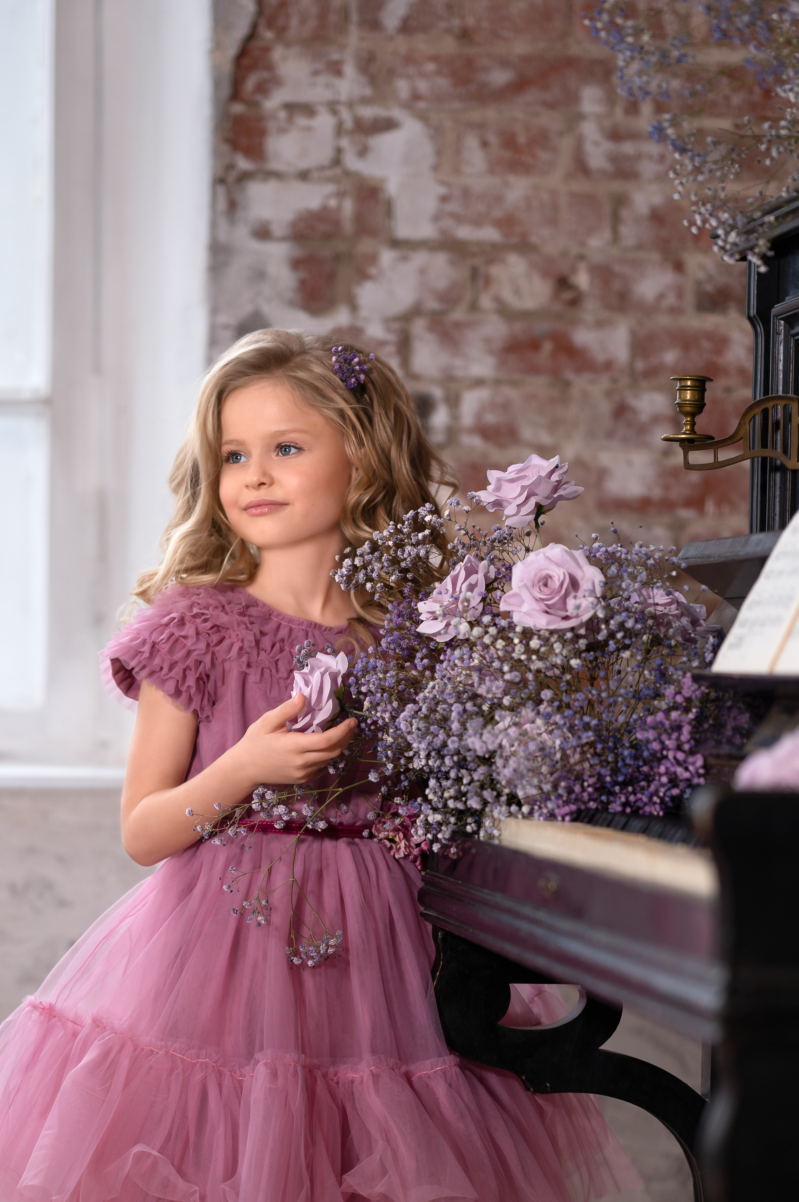 Цветочная фотосессия Дарины в студии. Фотограф Елена Сасс Москва