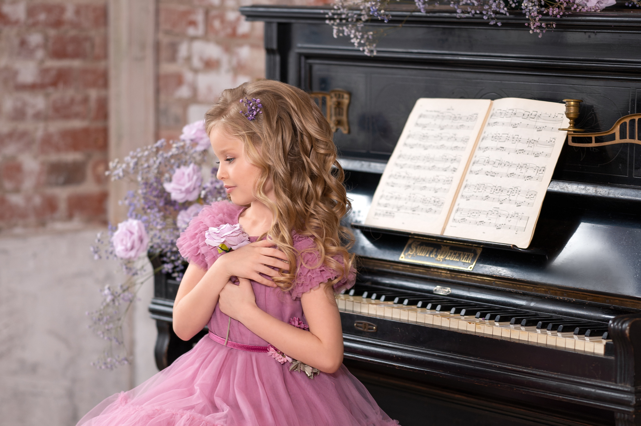 Цветочная фотосессия Дарины в студии. Фотограф Елена Сасс Москва