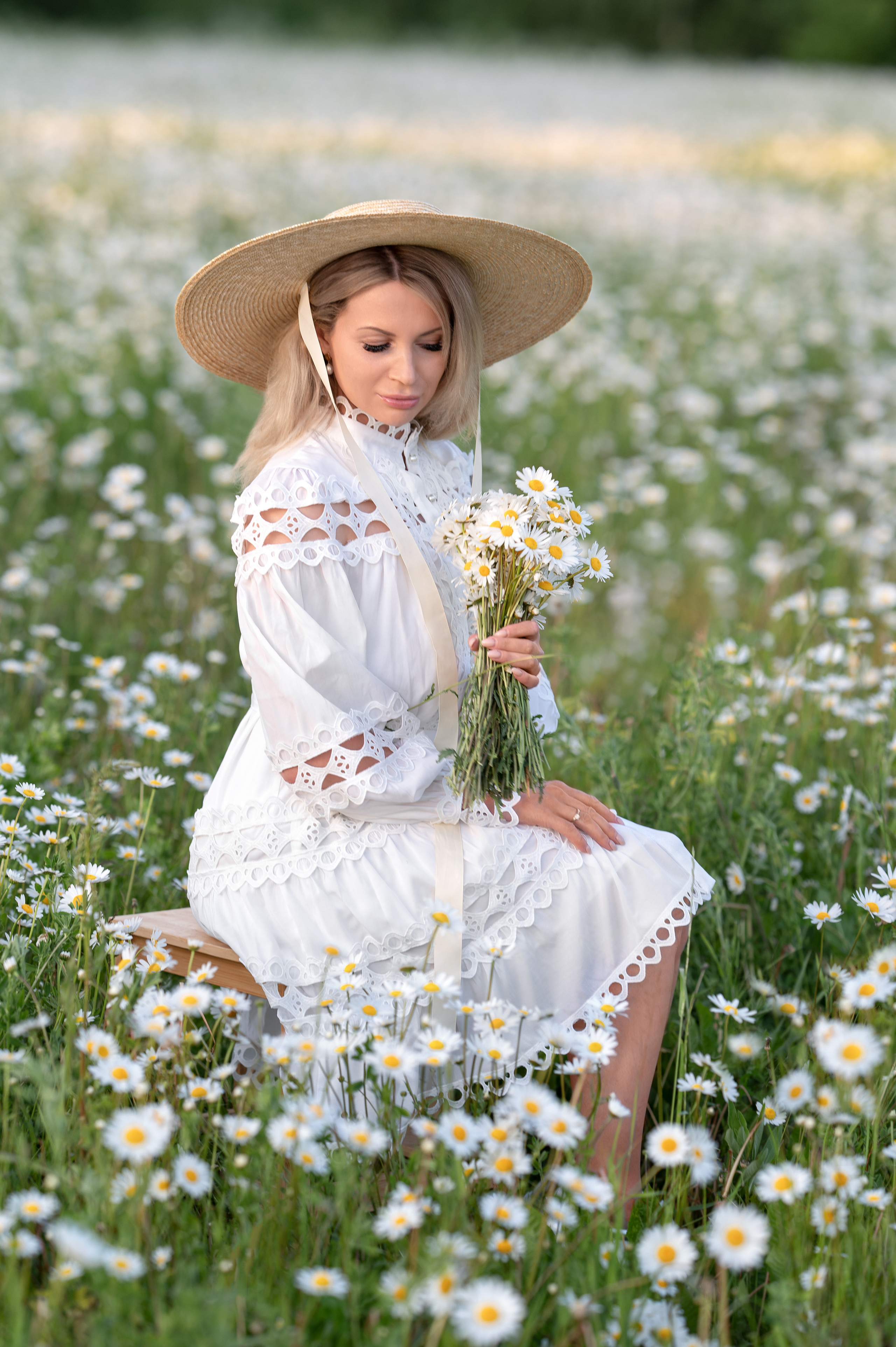 Фотосессия в ромашковом поле. Фотограф Елена Сасс Москва