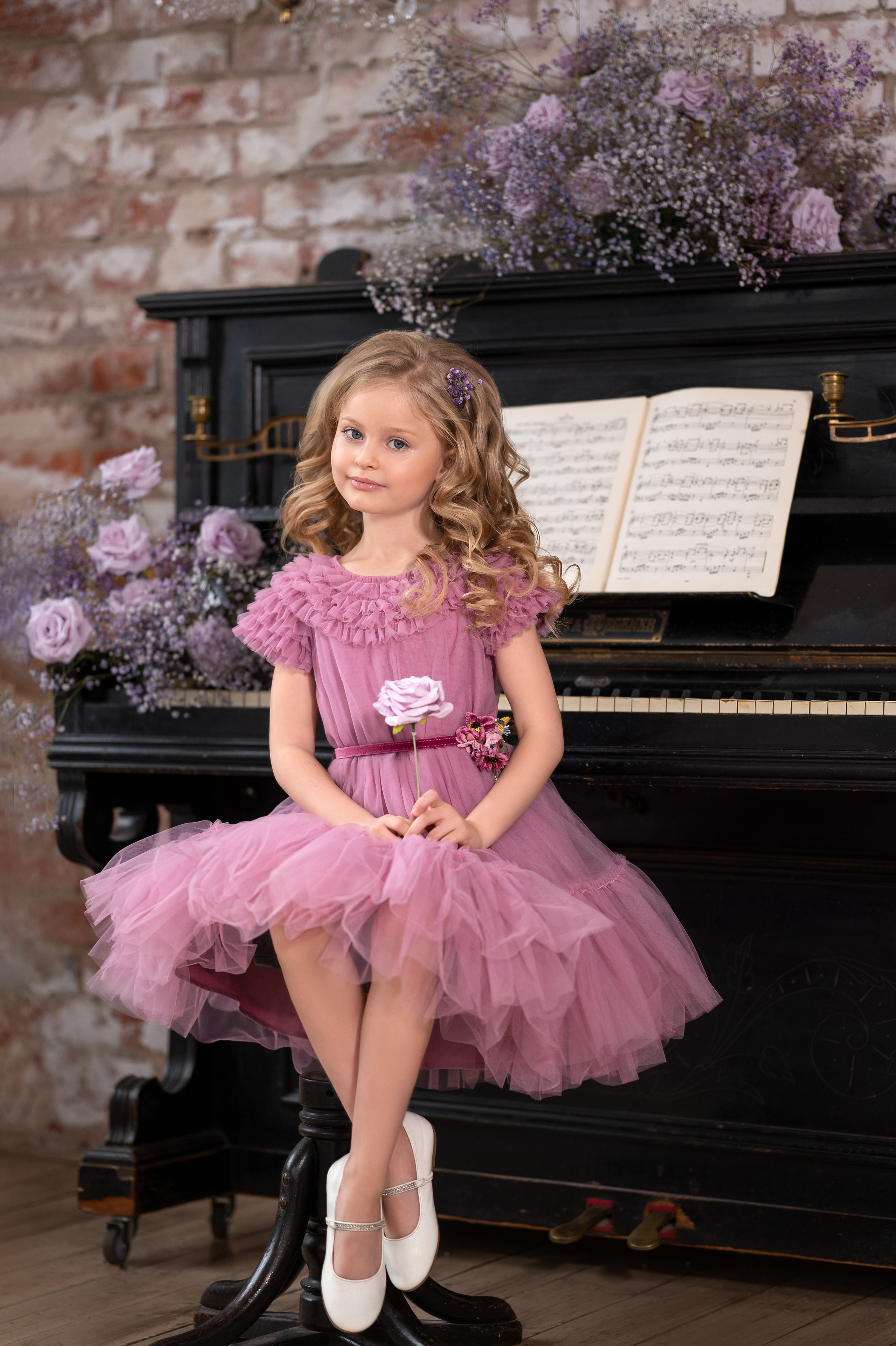 Цветочная фотосессия Дарины в студии. Фотограф Елена Сасс Москва