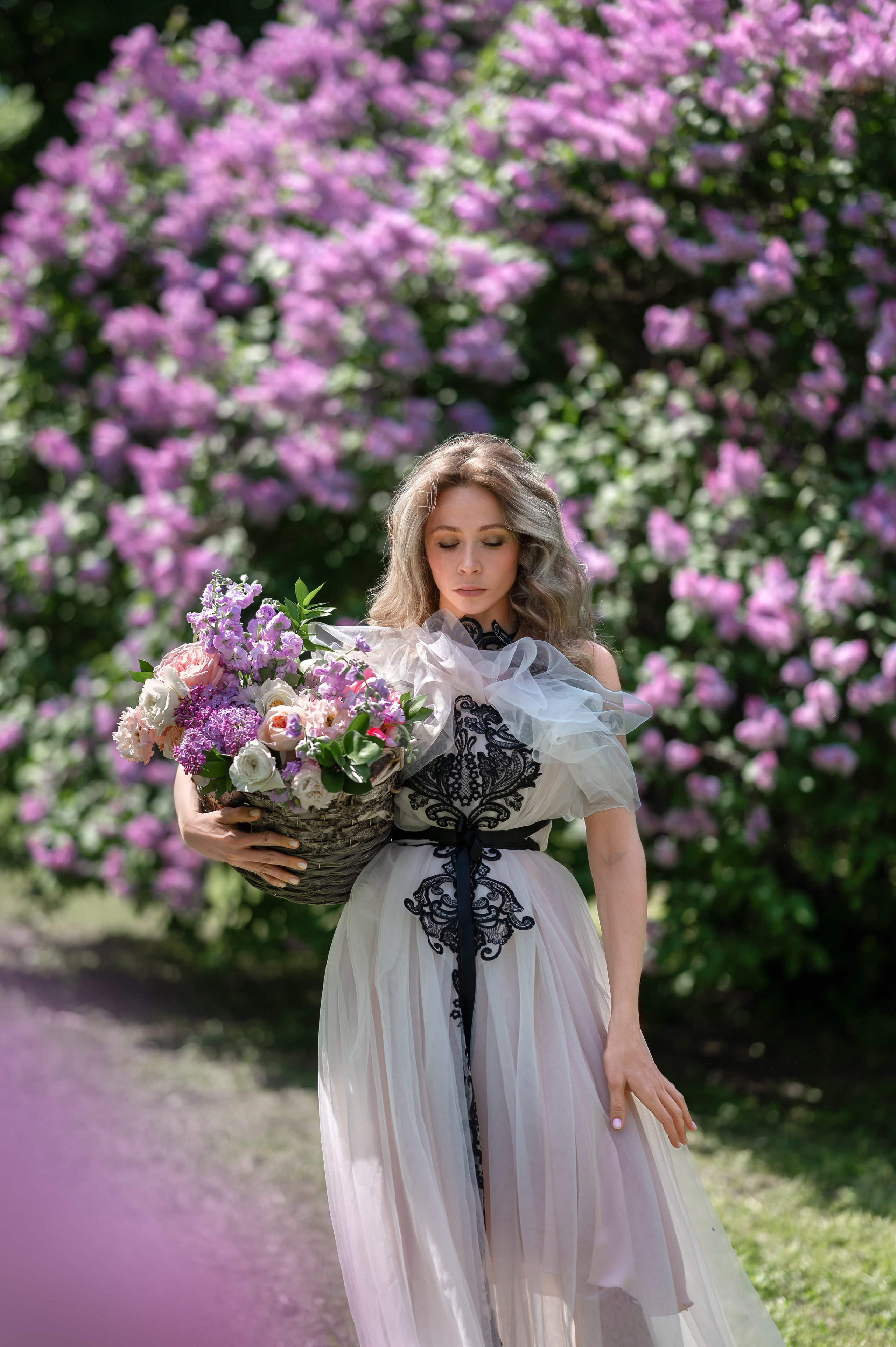 Фотосессия Алисы в сиреневом саду, часть1. Фотограф Елена Сасс Москва
