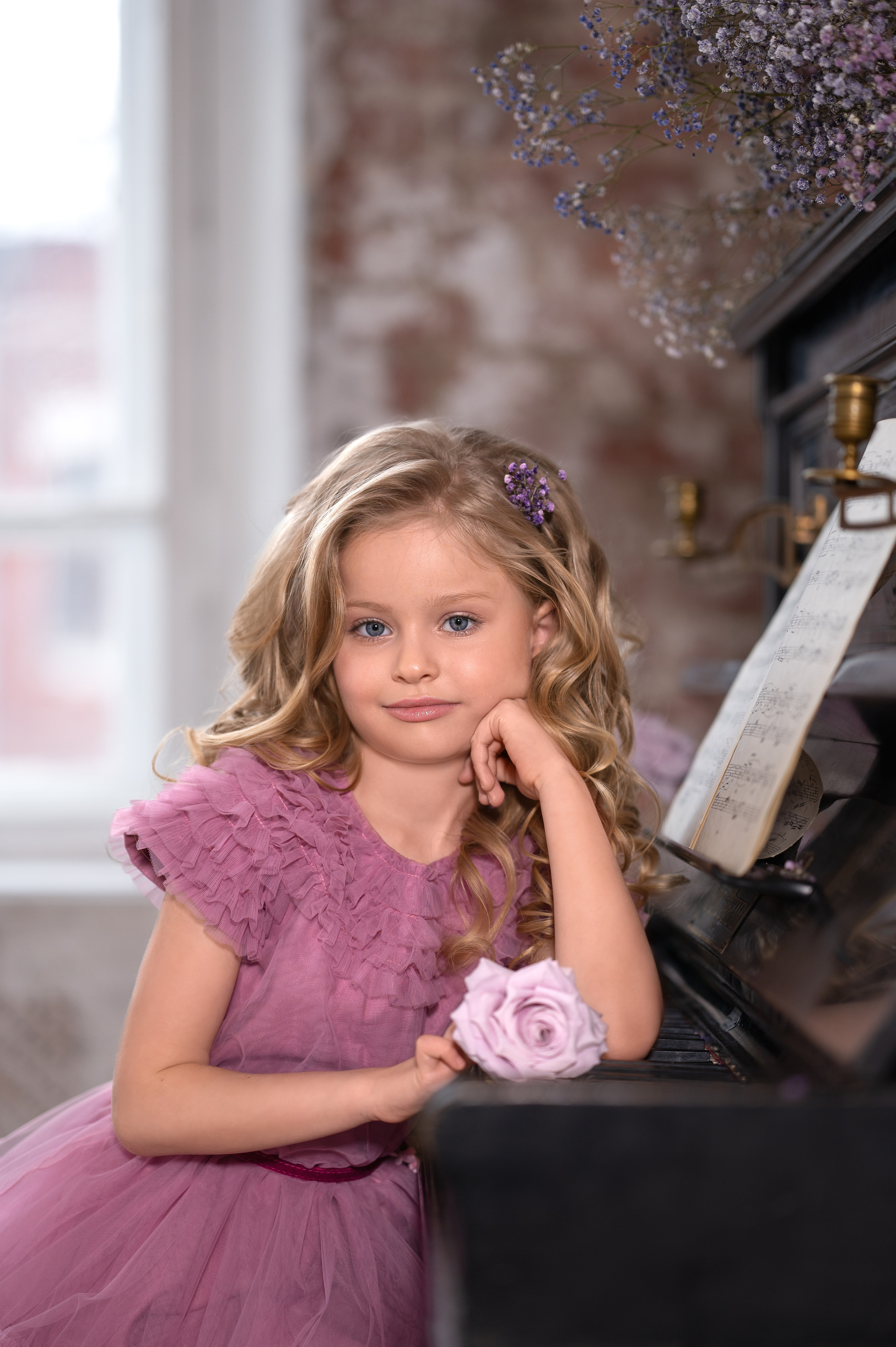 Цветочная фотосессия Дарины в студии. Фотограф Елена Сасс Москва