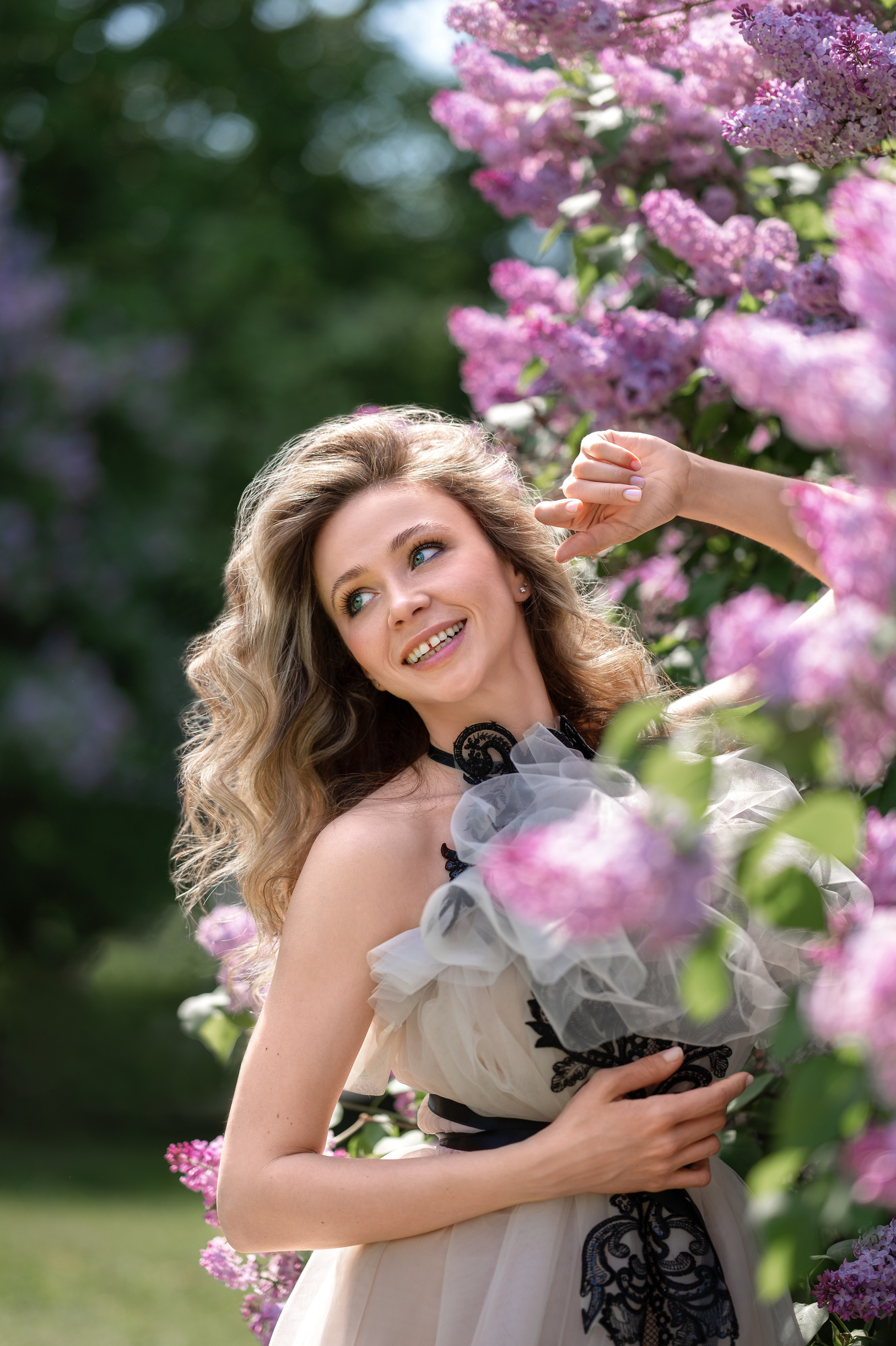 Фотосессия Алисы в сиреневом саду, часть1. Фотограф Елена Сасс Москва