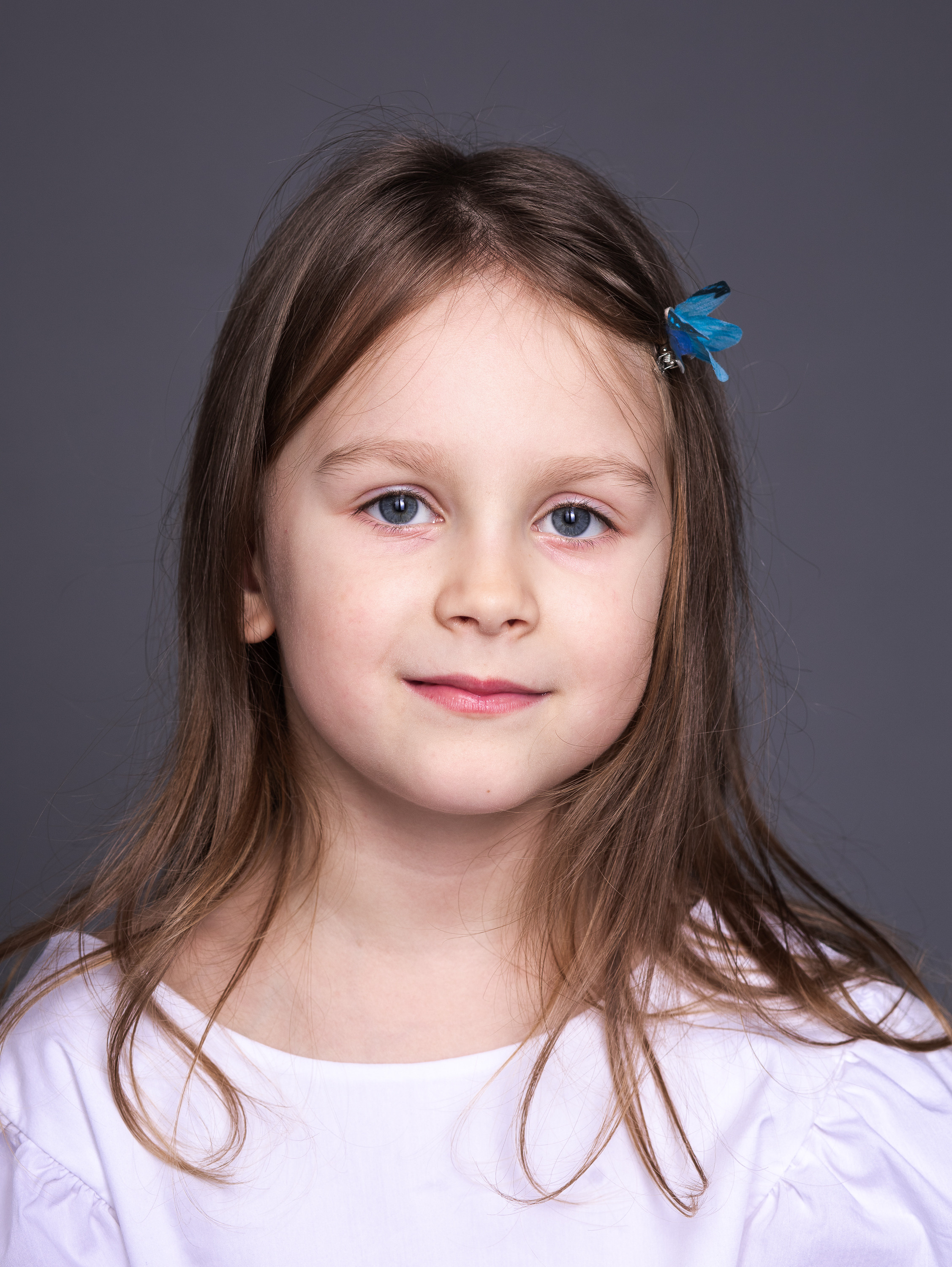 Катя с детьми на циклораме (студия Юпитер). Фотограф в СПб и ЛО Татьяна Кучерова