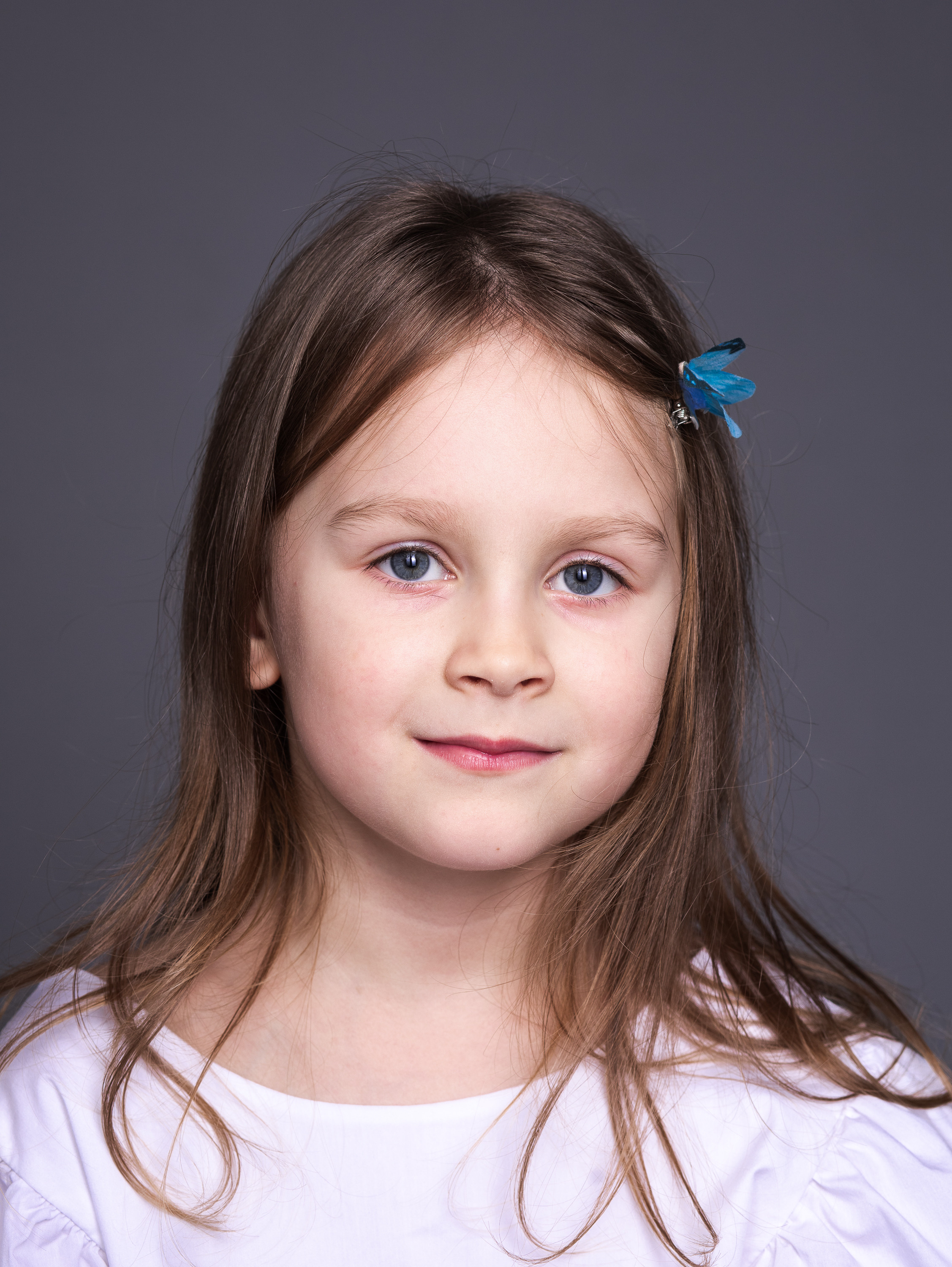 Катя с детьми на циклораме (студия Юпитер). Фотограф в СПб и ЛО Татьяна Кучерова