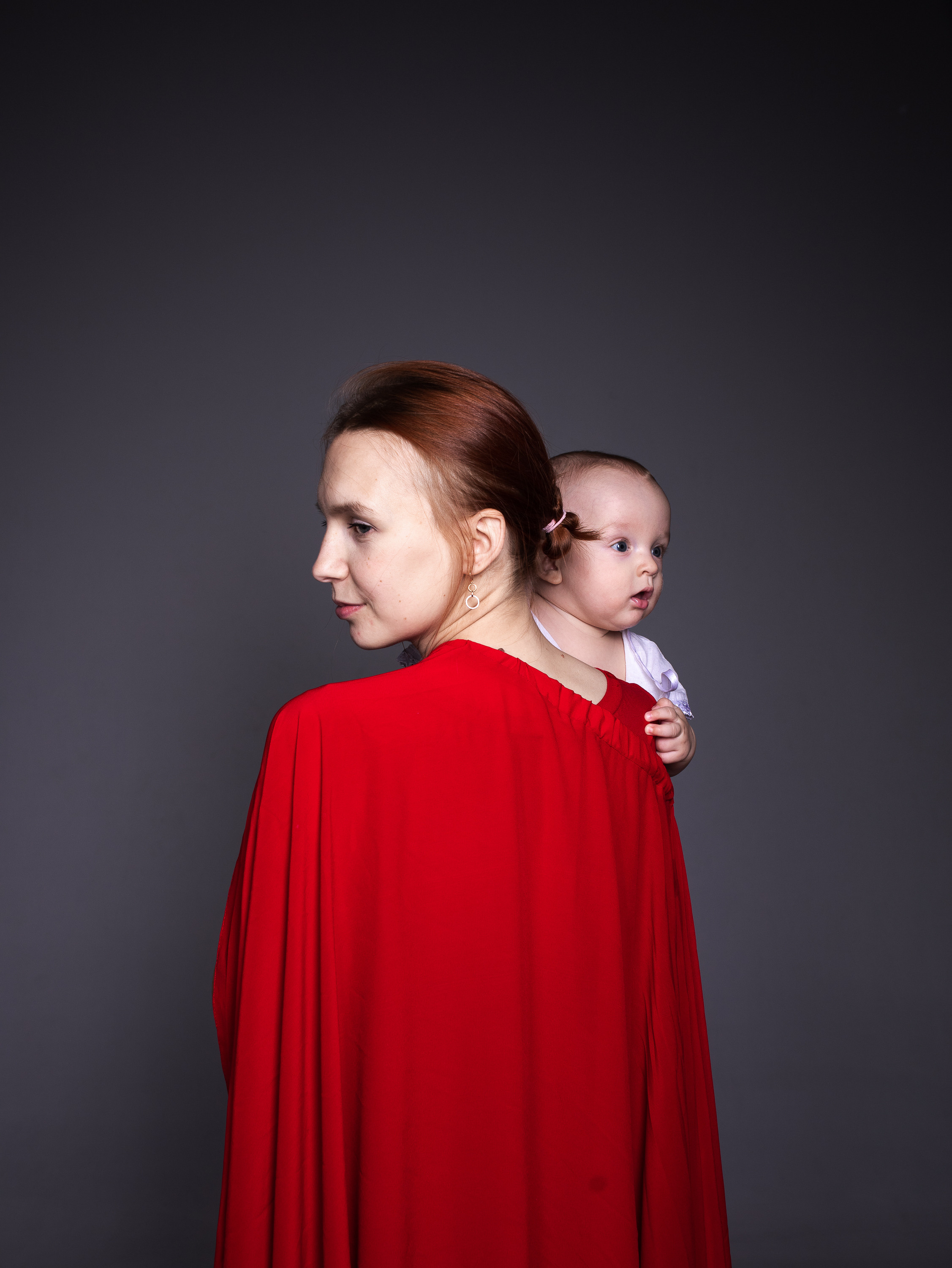 Катя с детьми на циклораме (студия Юпитер). Фотограф в СПб и ЛО Татьяна Кучерова