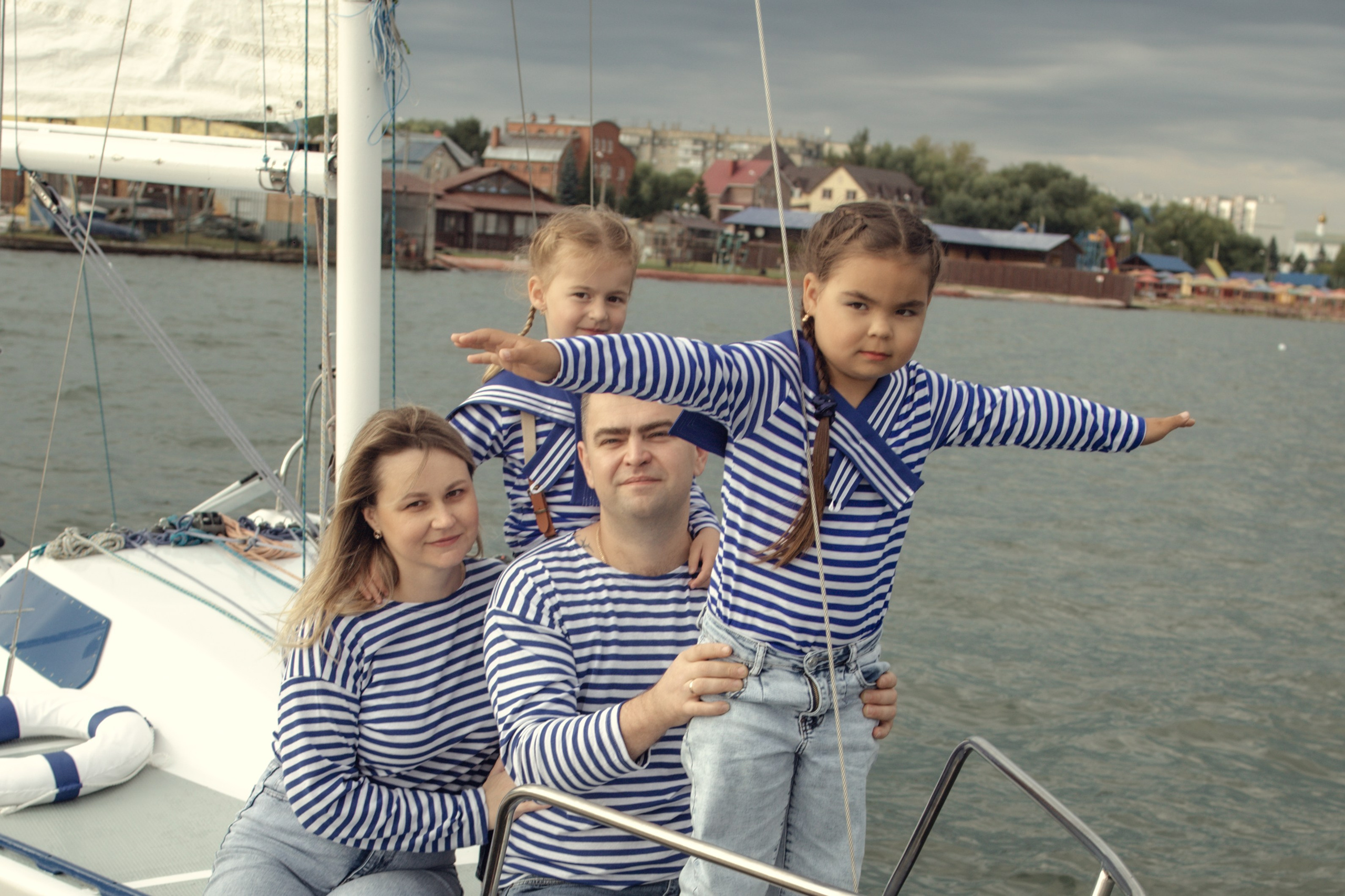 Андрей + Наталья и сестрёнки Вика и Оля. Фотограф Елена Бухонина Челябинск