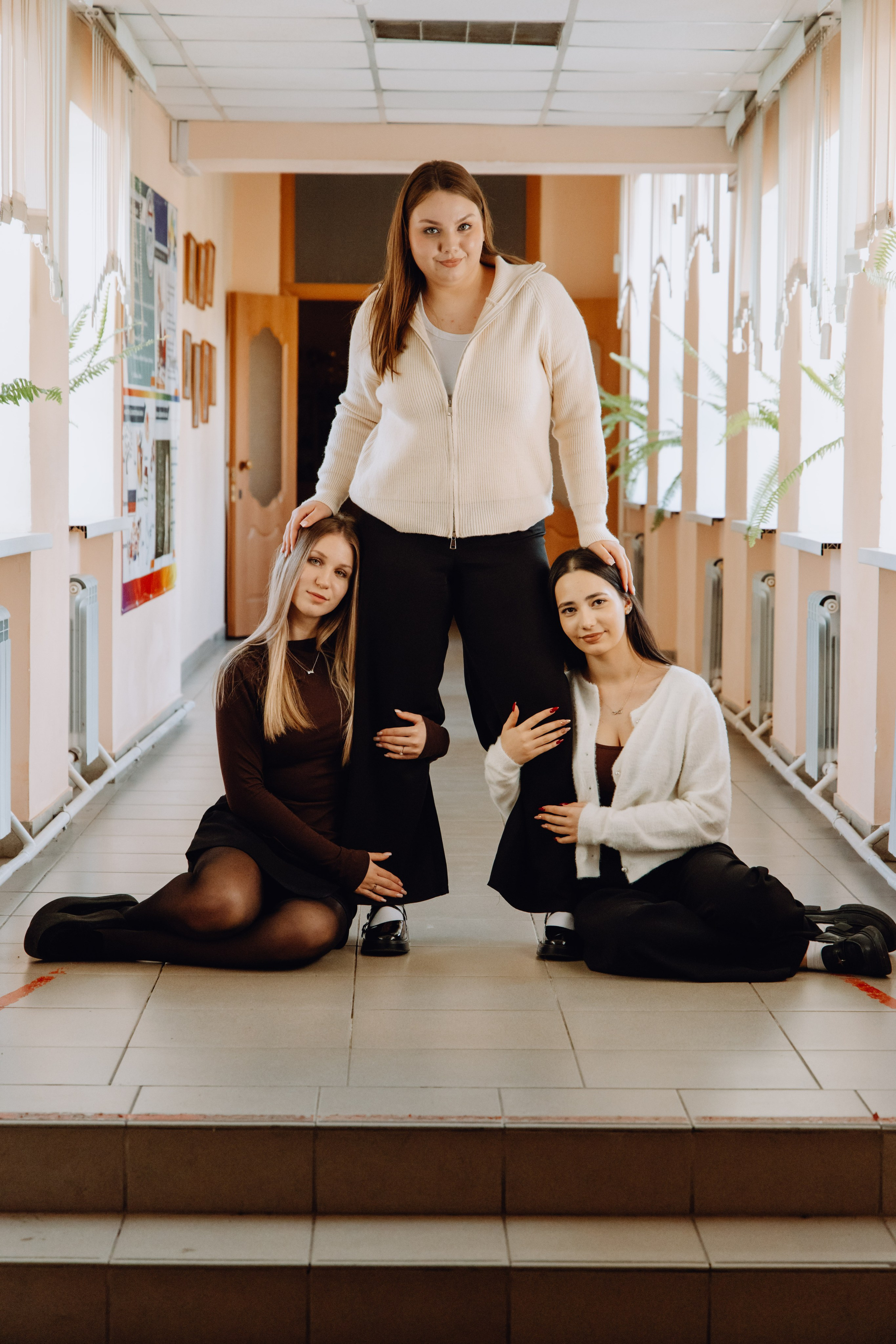 Школьные альбомы в Чернянке. Фотограф Максим Никонов