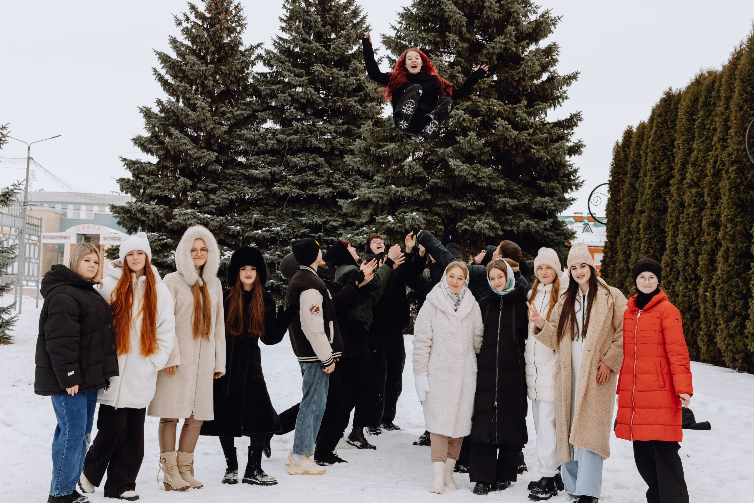 Школьные альбомы в Чернянке. Фотограф Максим Никонов